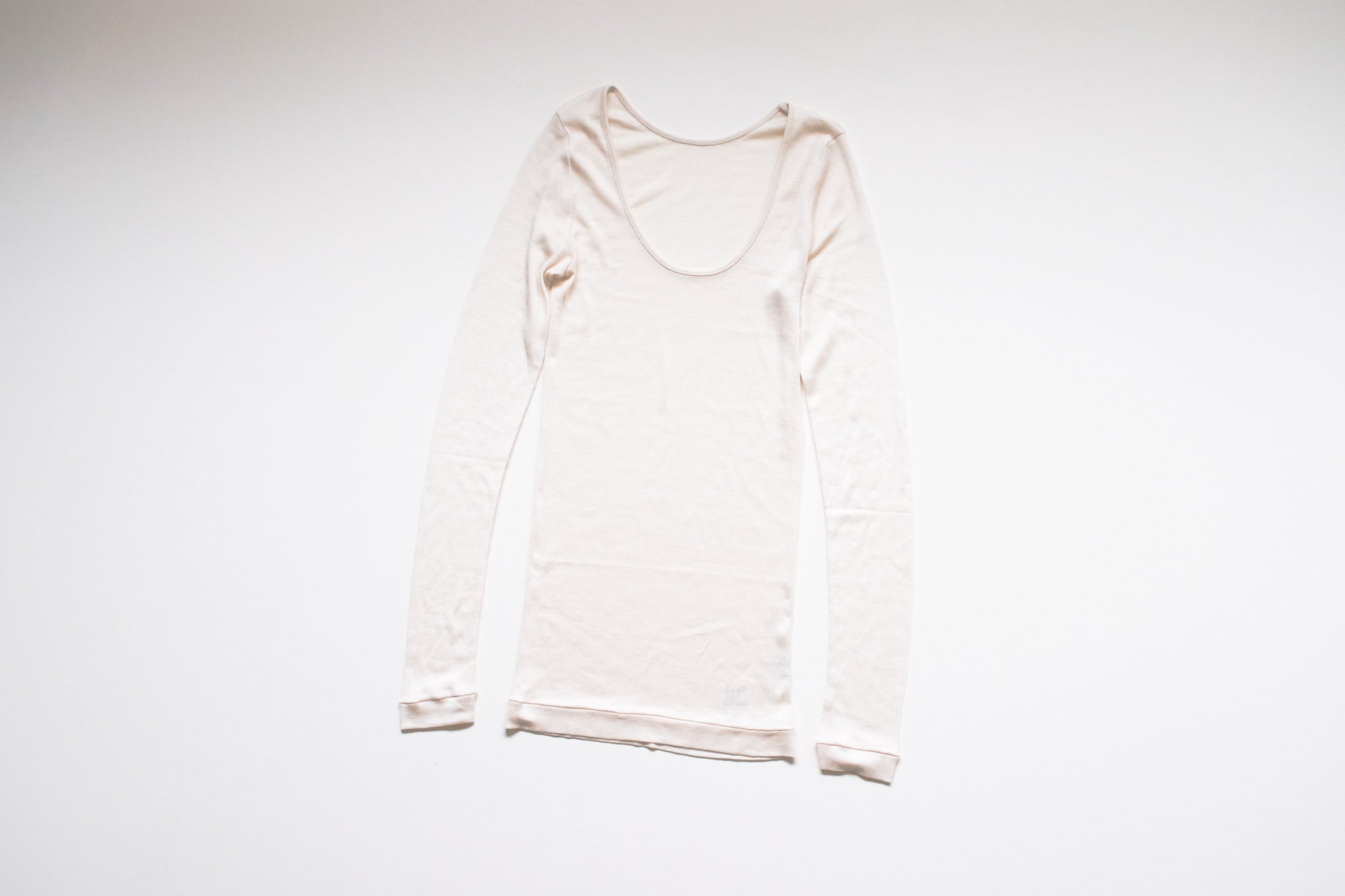 MALU OLIVIA - Deep U-neck long sleeve