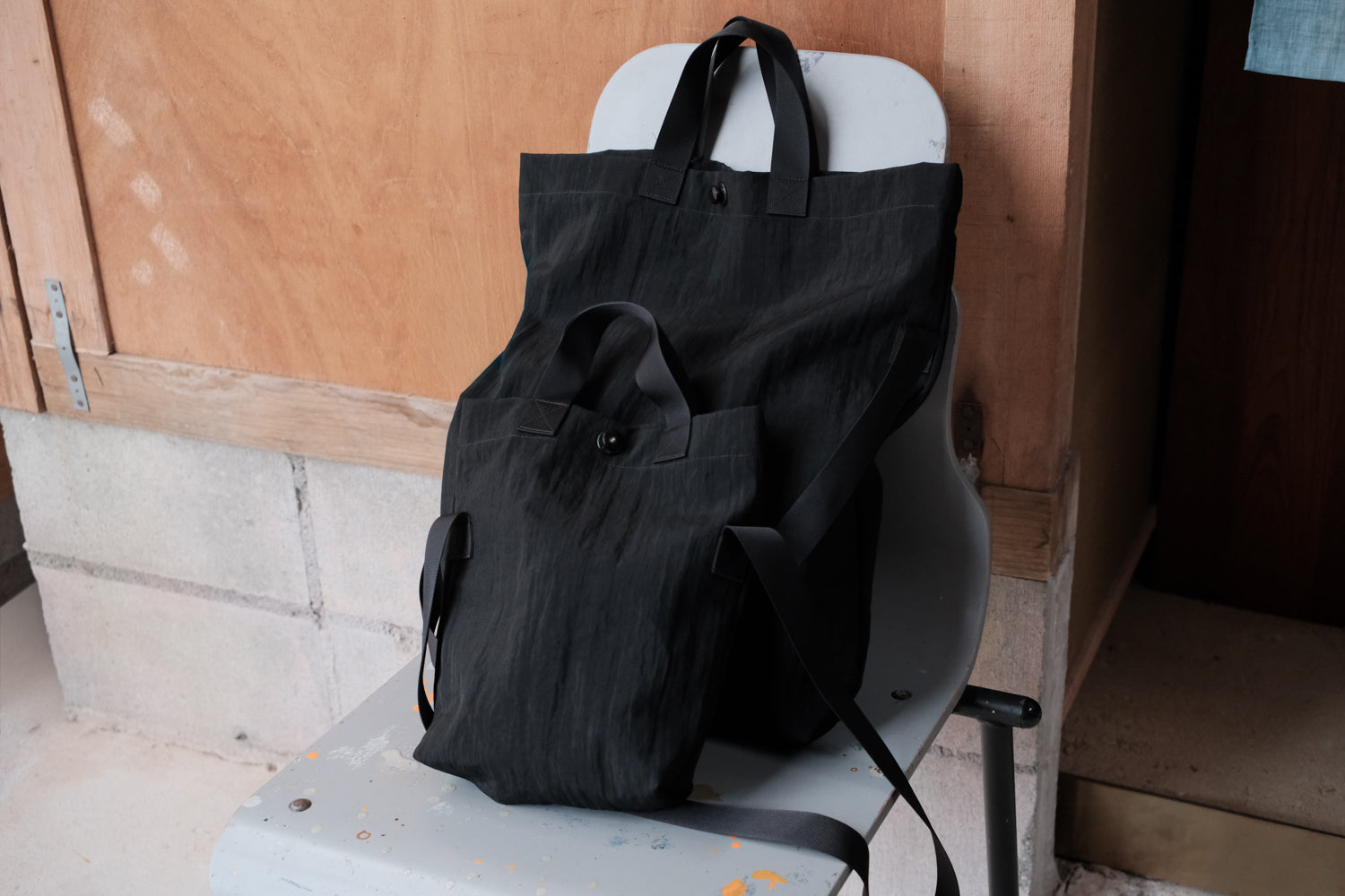 MAN-TLE　R0B1 "Multi Handle Tote" Black Nylon