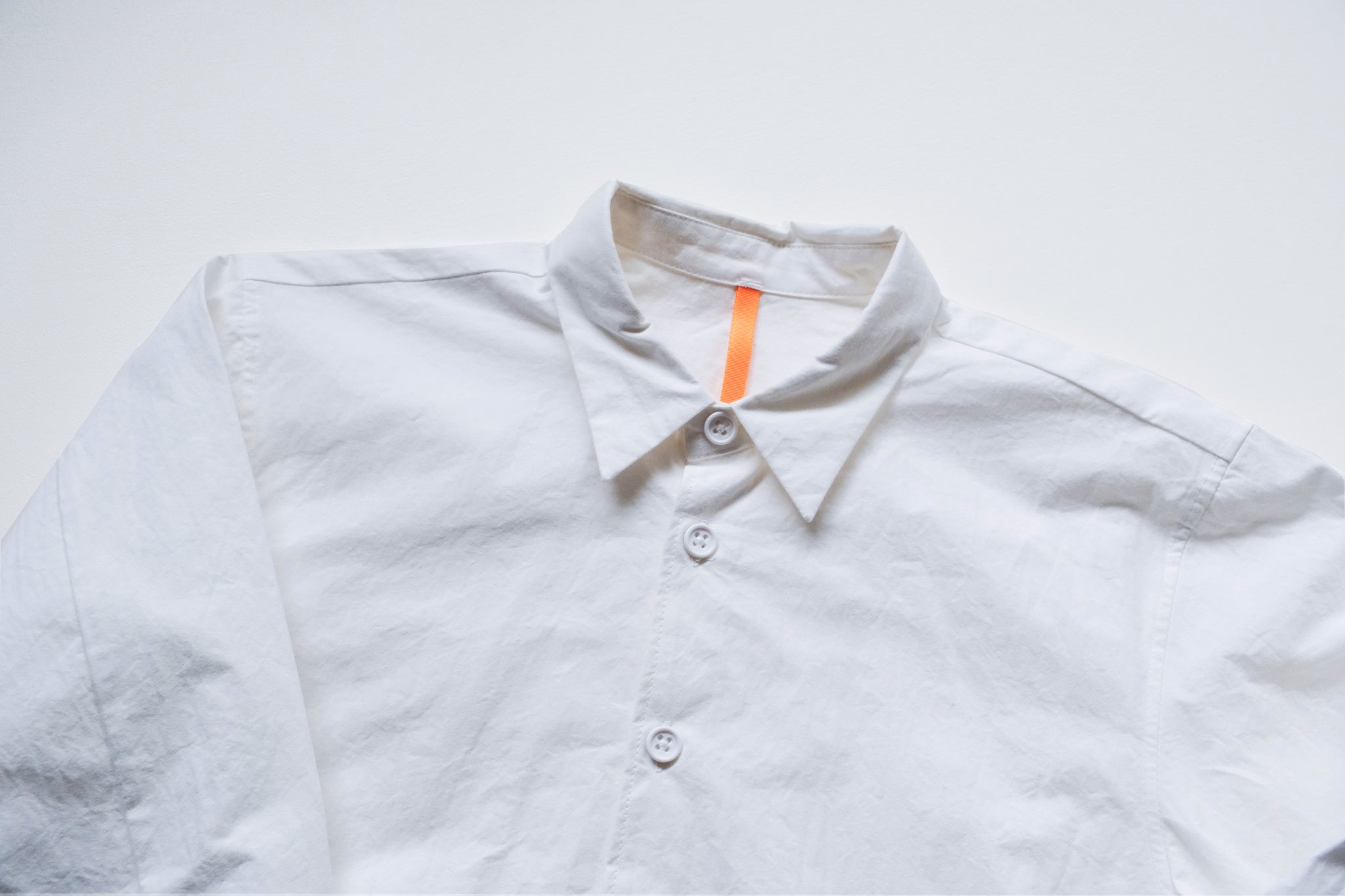 MAN-TLE SHIRT R0S8 White Weather
