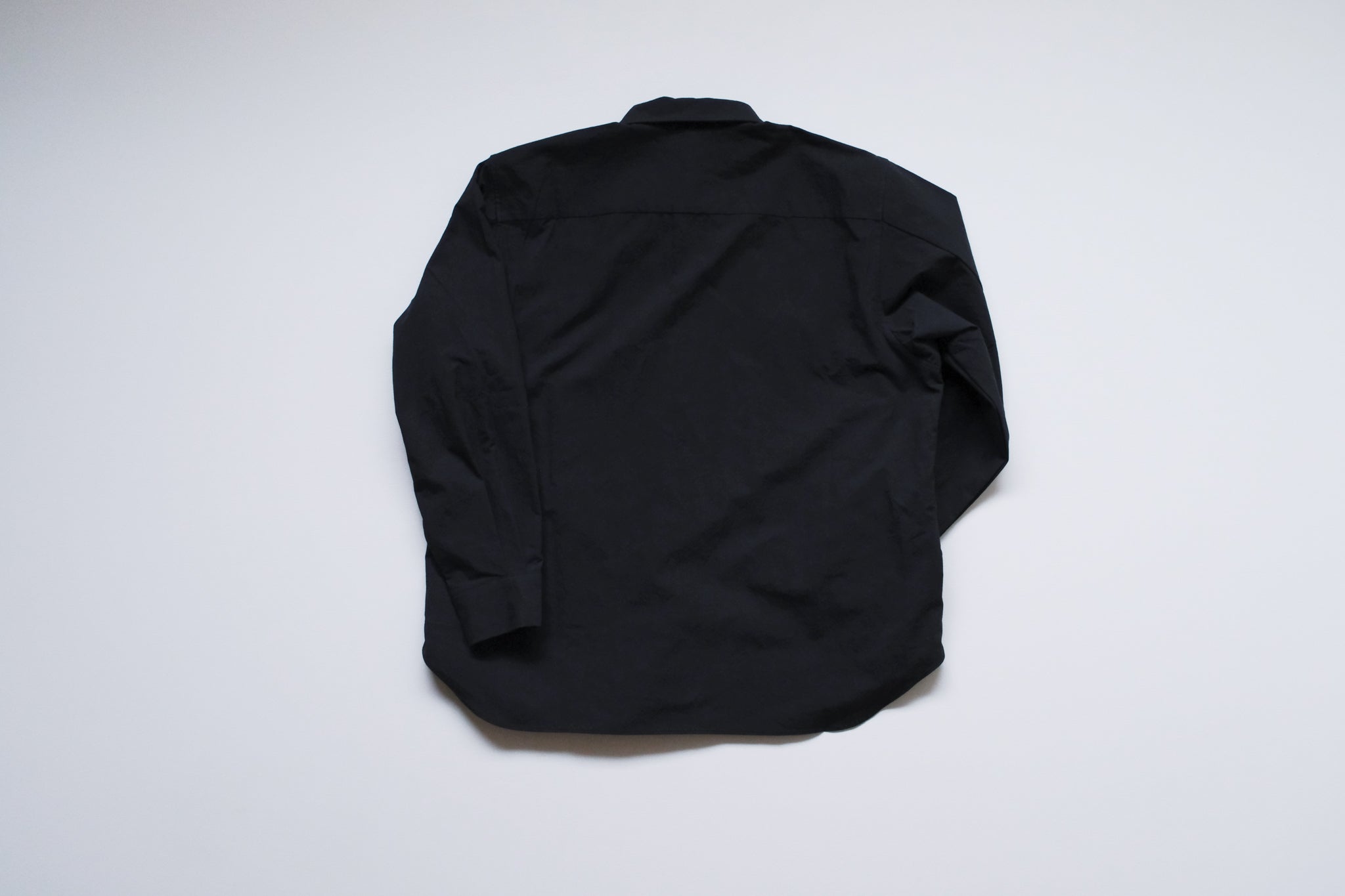 MAN-TLE SHIRT R0S8 Black Weather