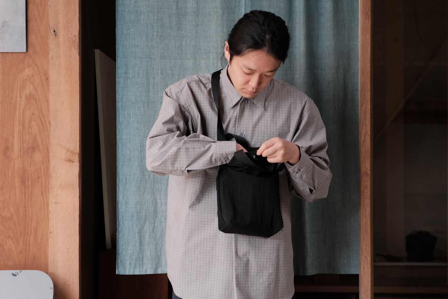 MAN-TLE　R0B1 " MINI TOTE" BLACK NYLON