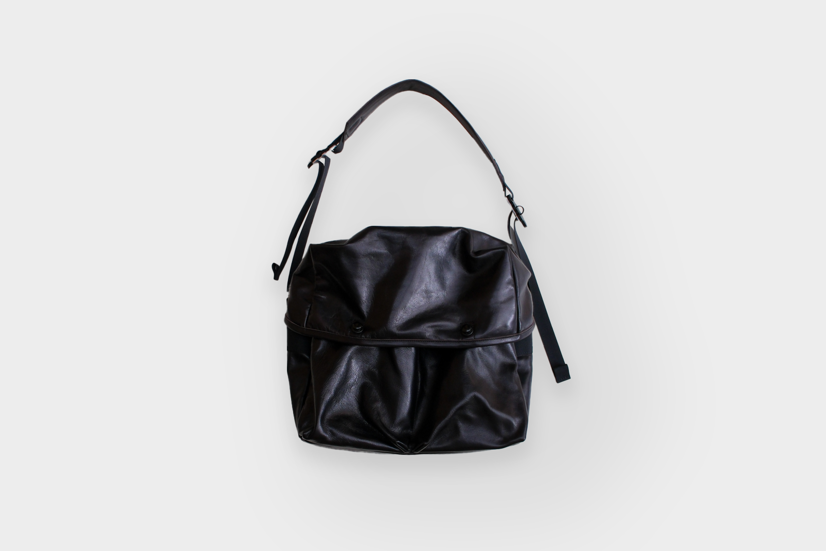 MAN-TLE  R20G4 "Mini Messenger" Black Hide