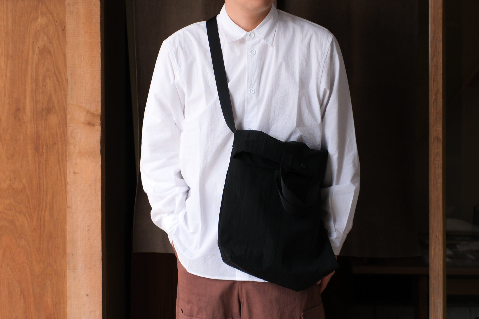 MAN-TLE　R0B1 "Multi Handle Tote" Black Nylon