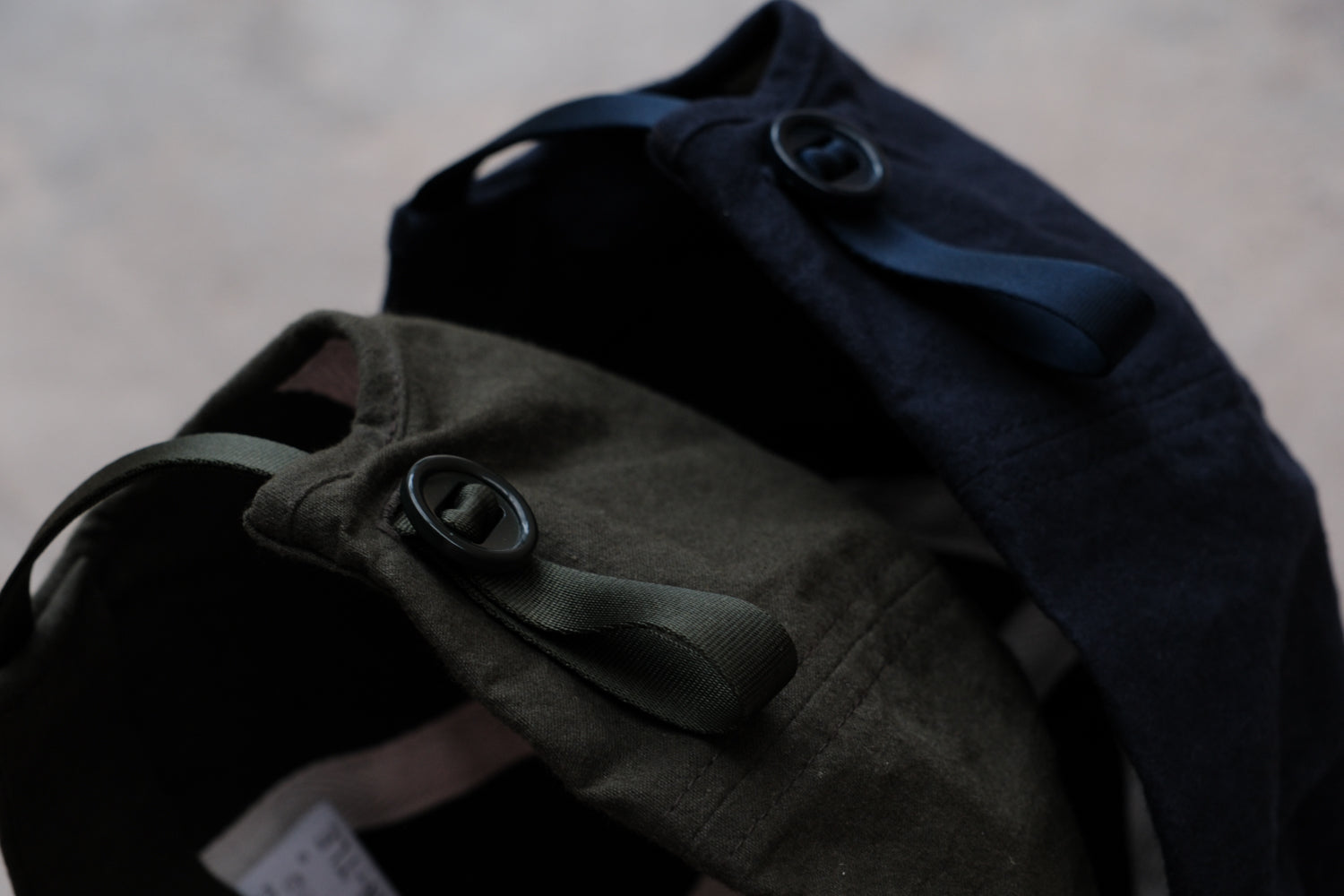 MAN-TLE　R20C3 "Deep Cap" Woodland Wax