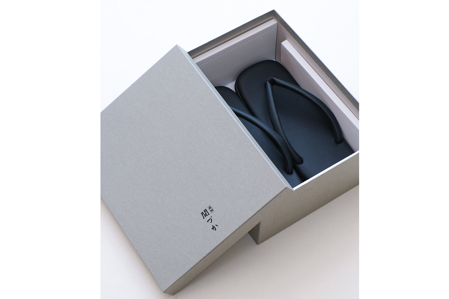 岩倉AA別誂　量産型草履　TYPE 02