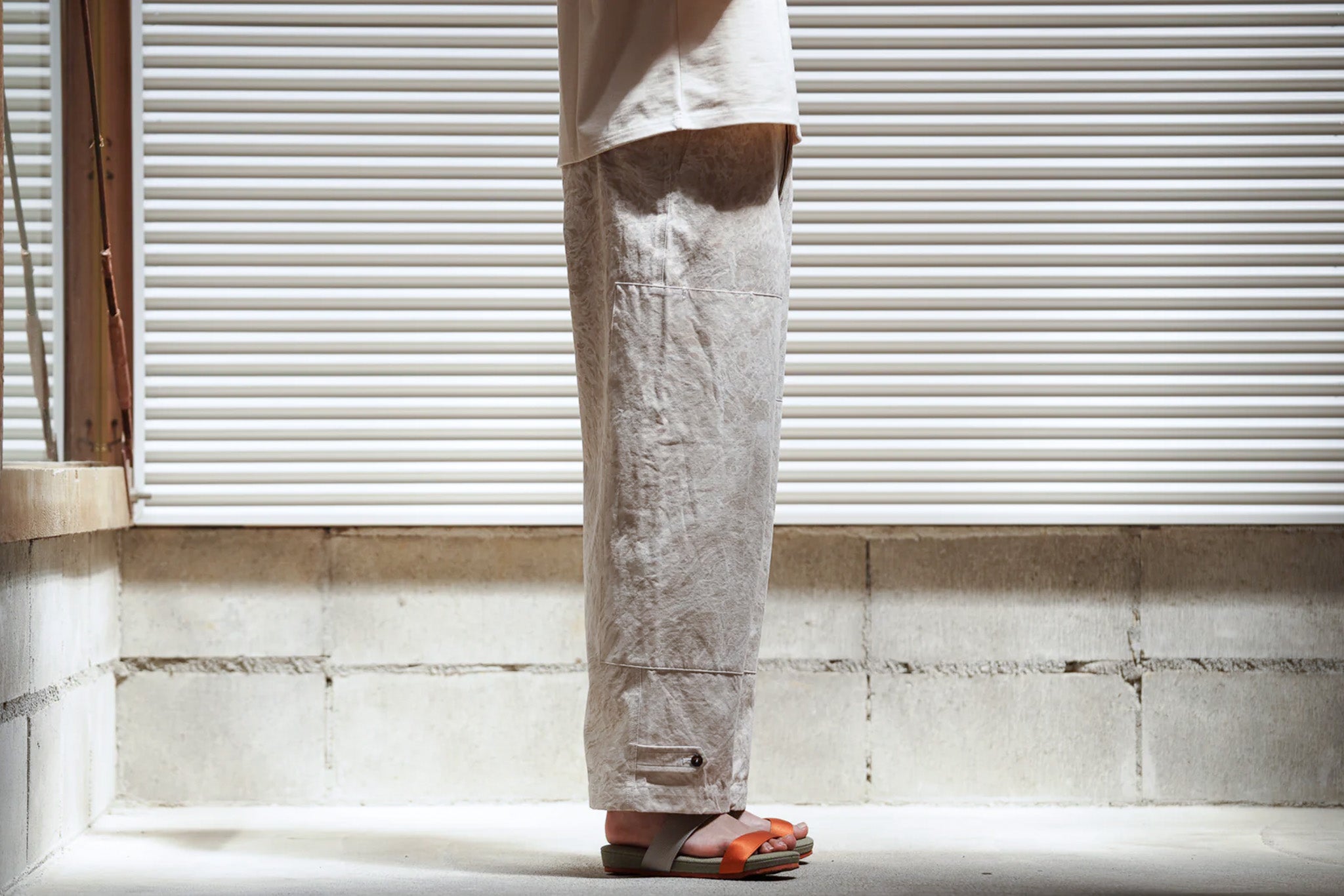 amachi. Double Knee Cargo Pants Suminagashi - Off White×White