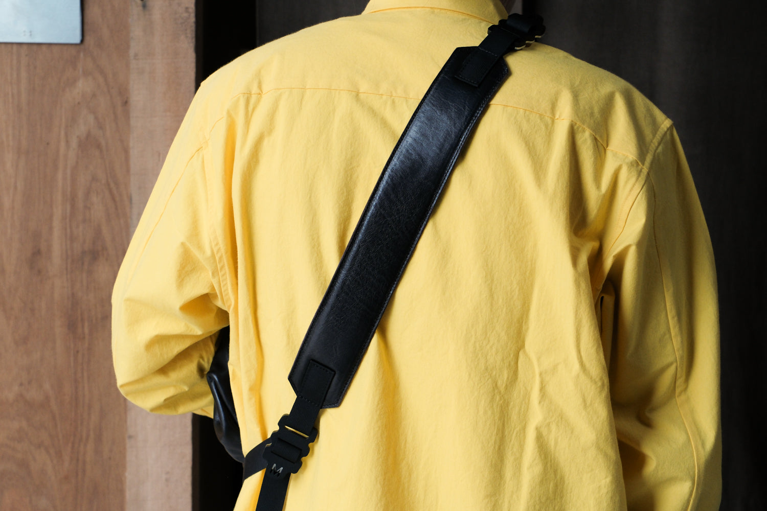 MAN-TLE  R20G4 "Mini Messenger" Black Hide