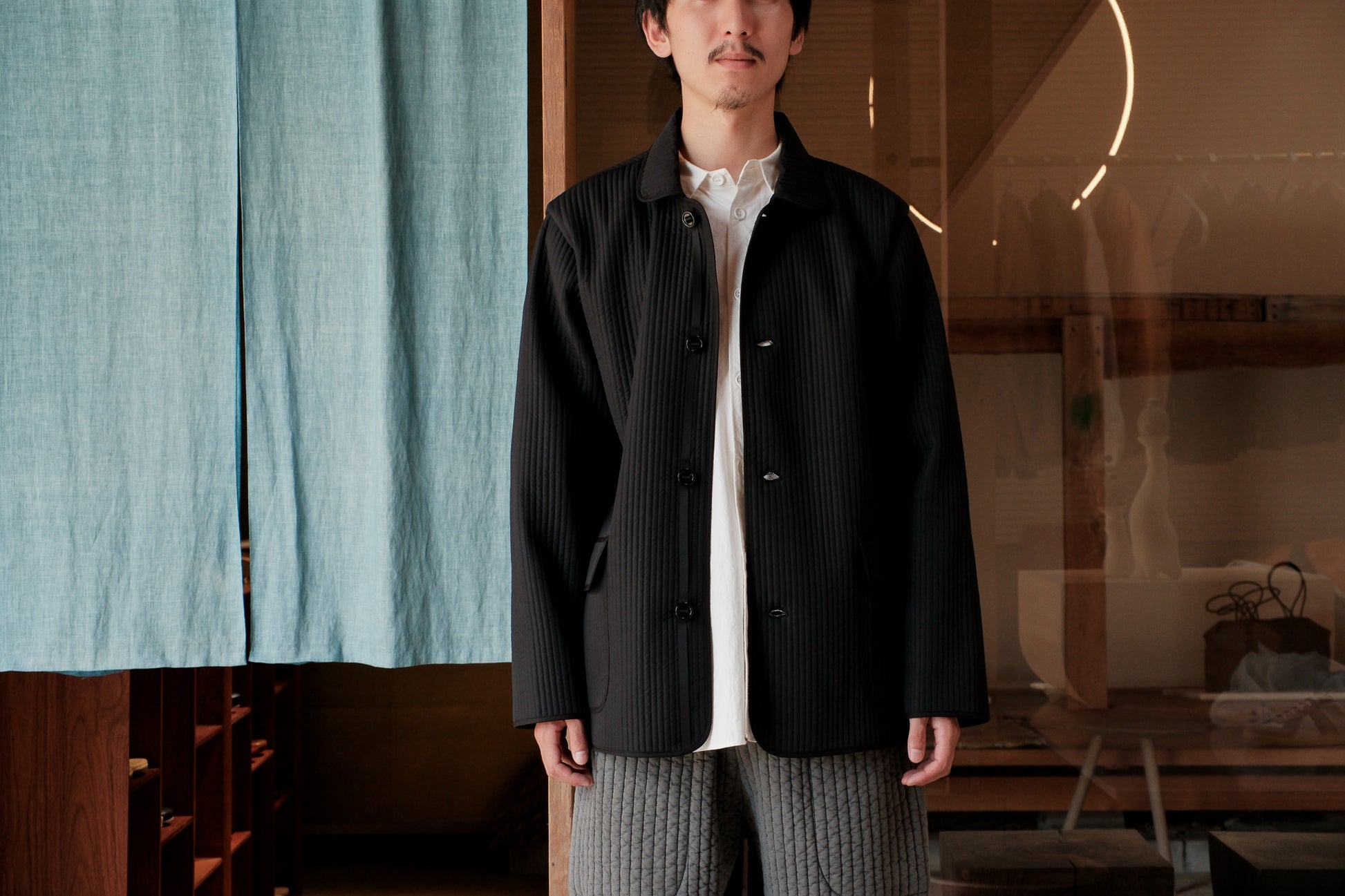 MAN-TLE OUTER R17O2 Black Nubi
