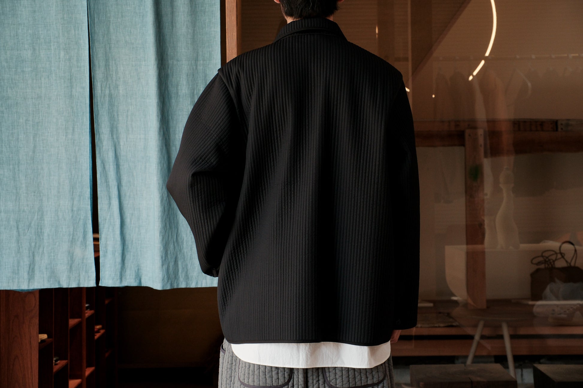 MAN-TLE OUTER R17O2 Black Nubi