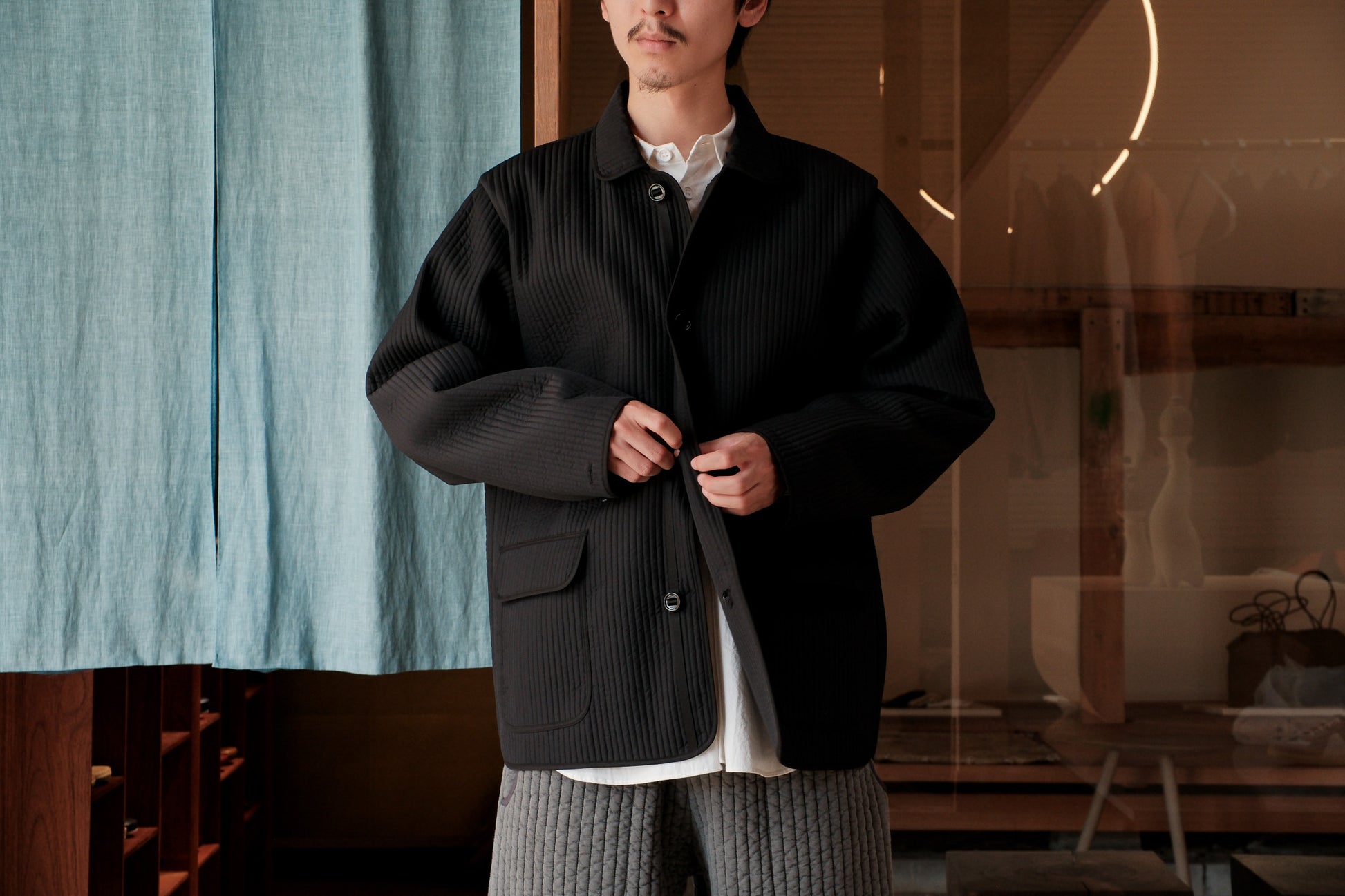 MAN-TLE OUTER R17O2 Black Nubi