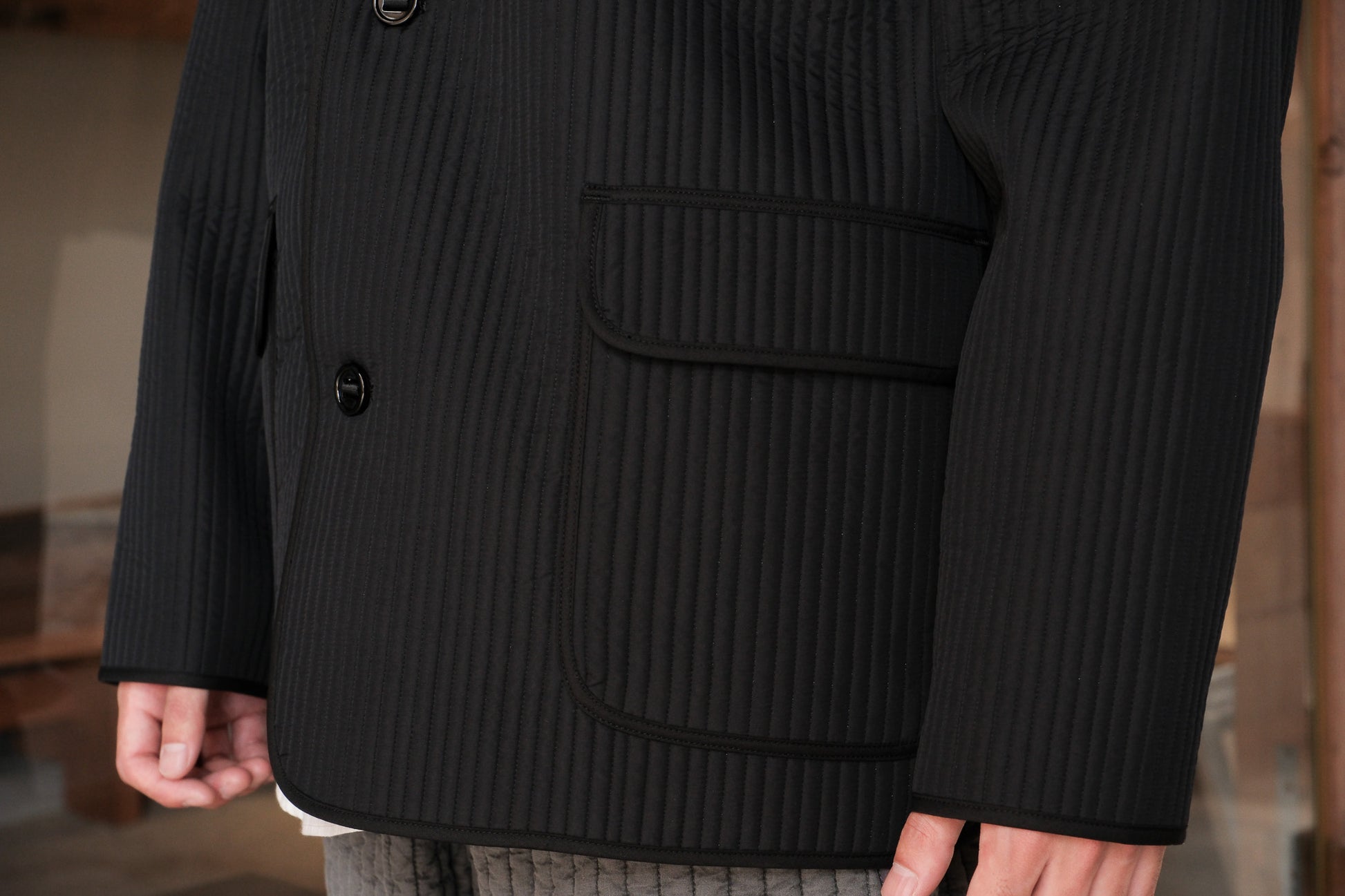 MAN-TLE OUTER R17O2 Black Nubi