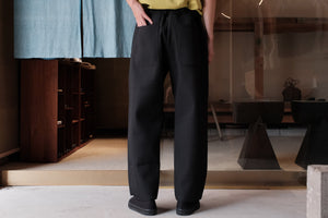 MAN-TLE PANTS R17O6 Black Nubi