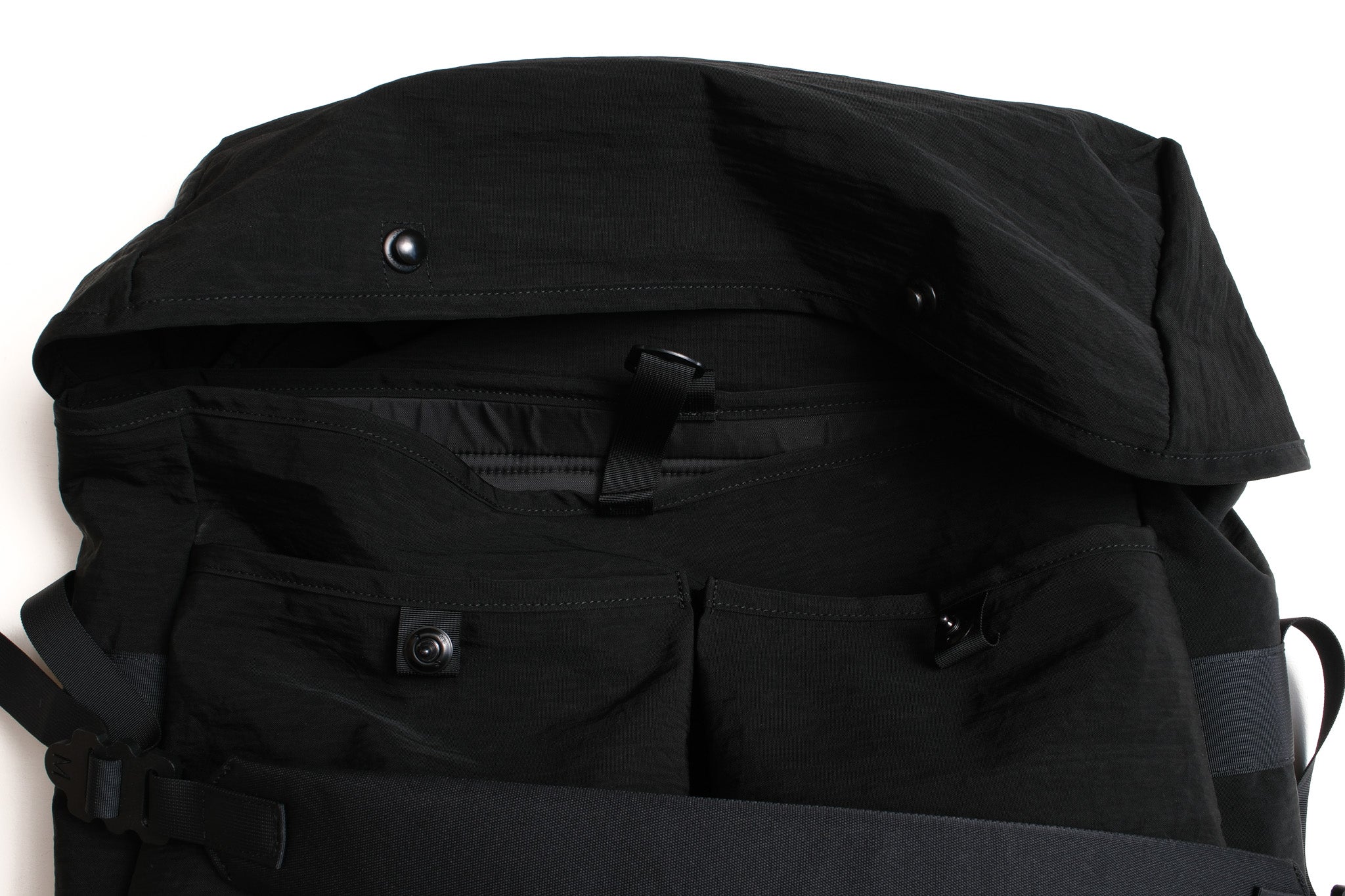 MAN-TLE GEAR R0G2 Black Nylon Messenger – 履物関づか 岩倉AA