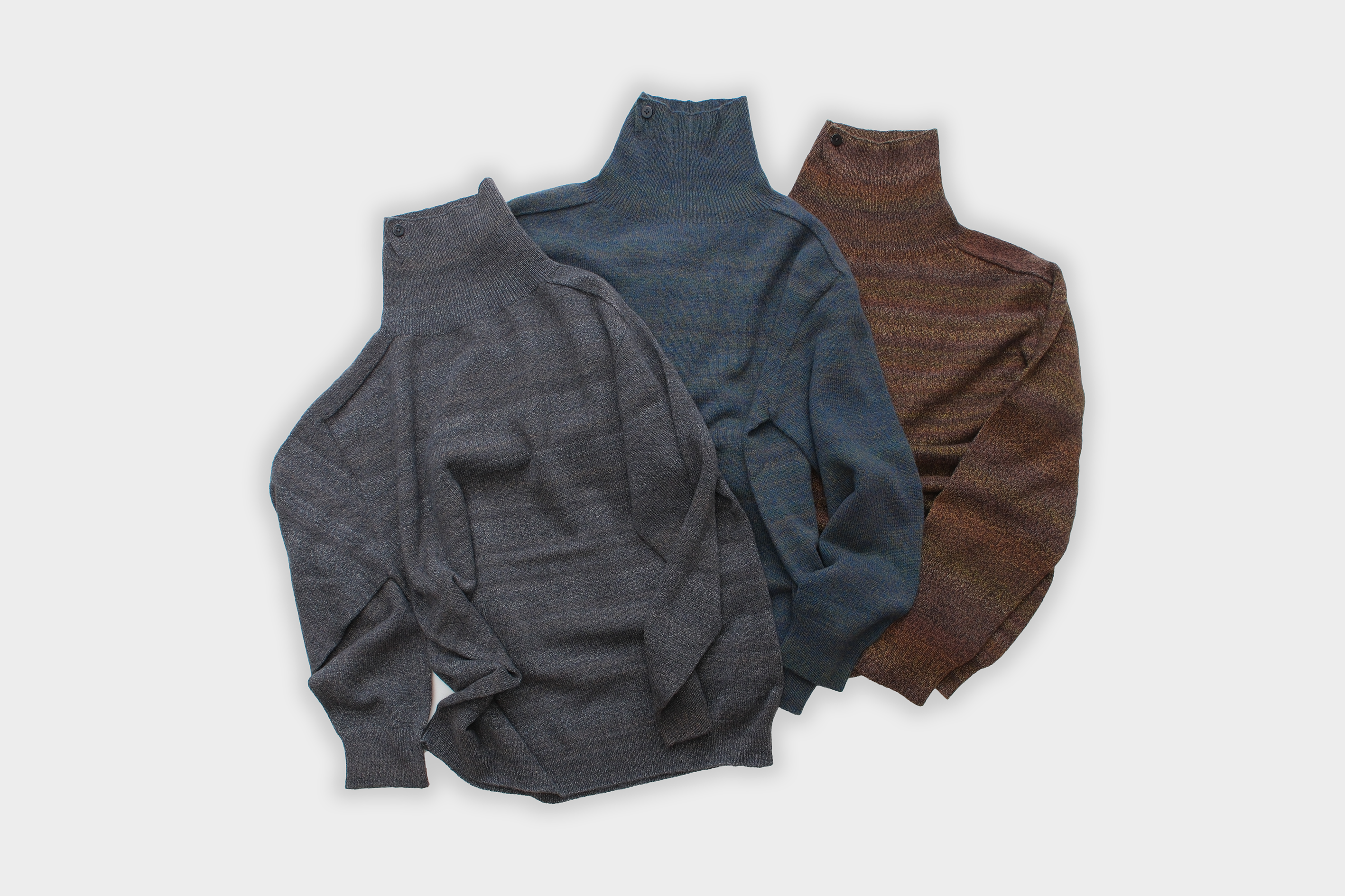 amachi.　Gradation High Neck Knit