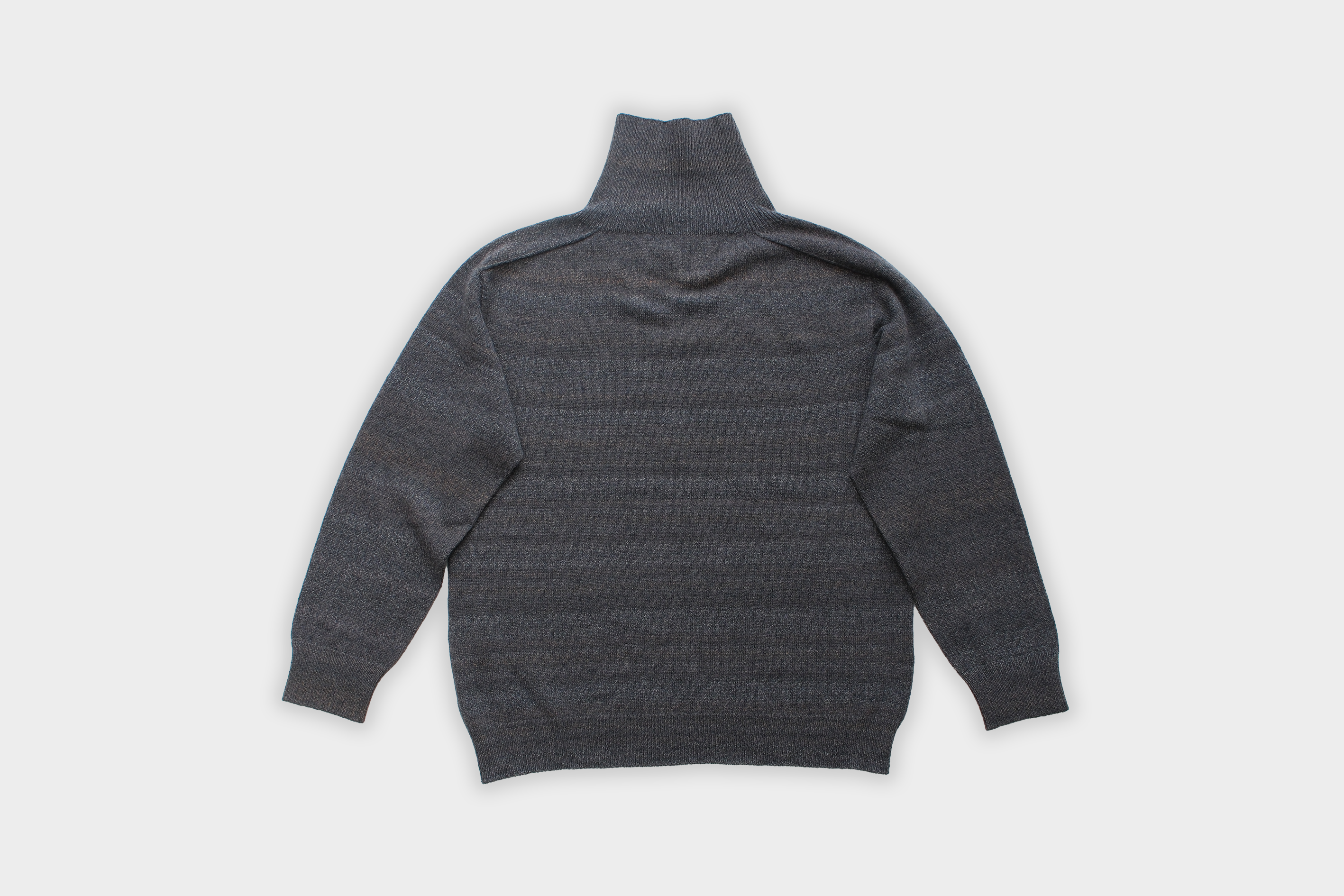 amachi.　Gradation High Neck Knit