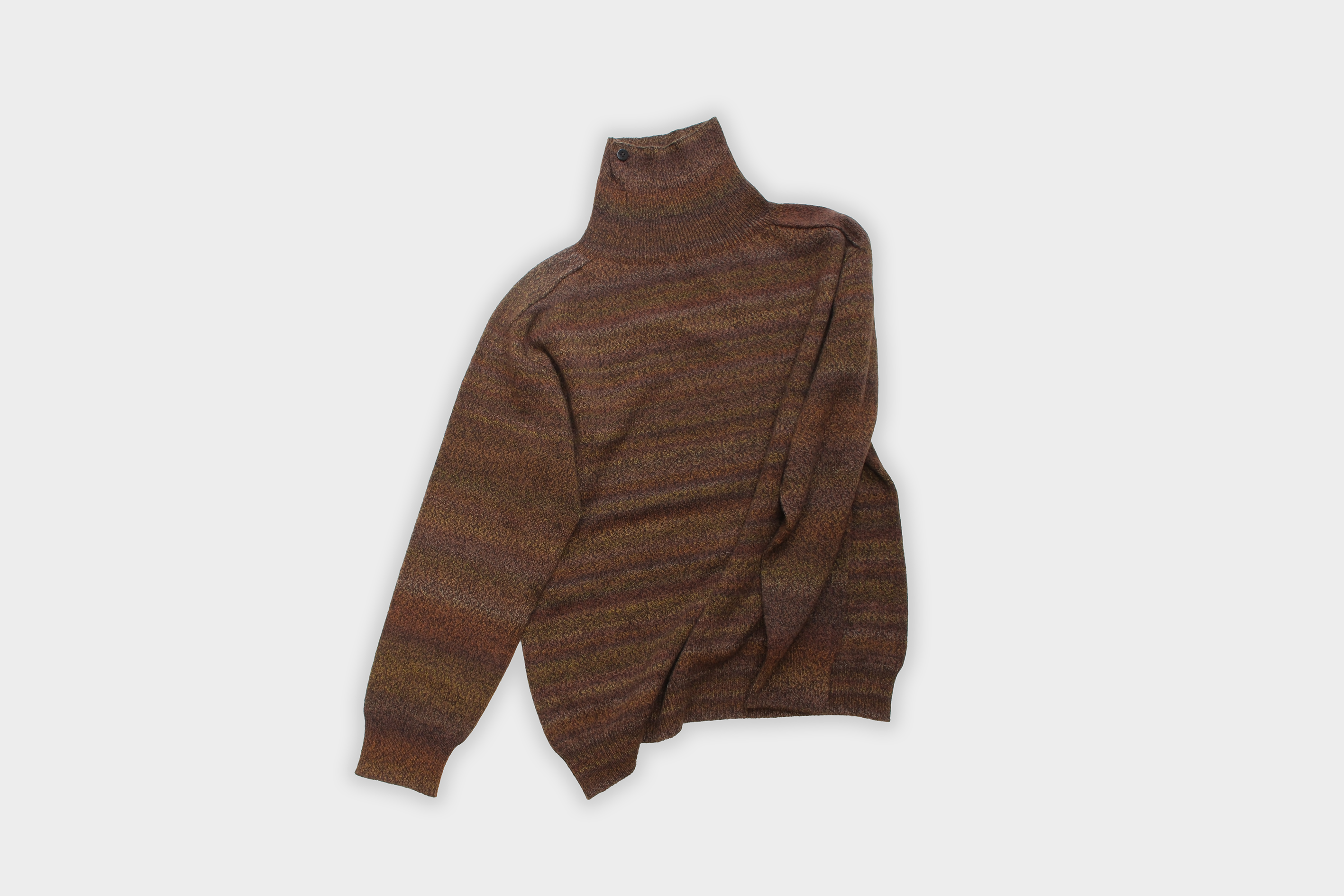 amachi.　Gradation High Neck Knit