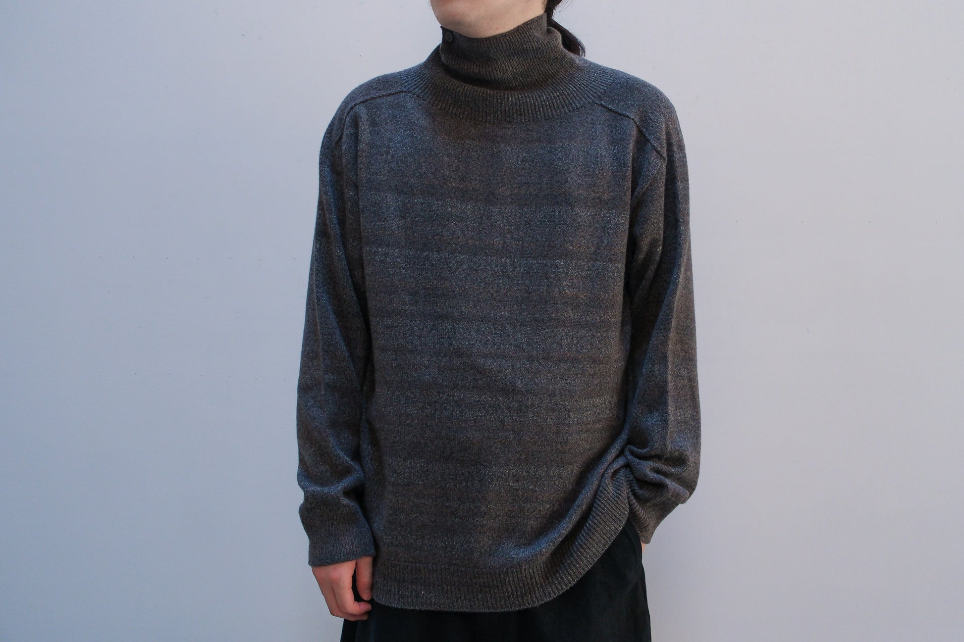 amachi.　Gradation High Neck Knit