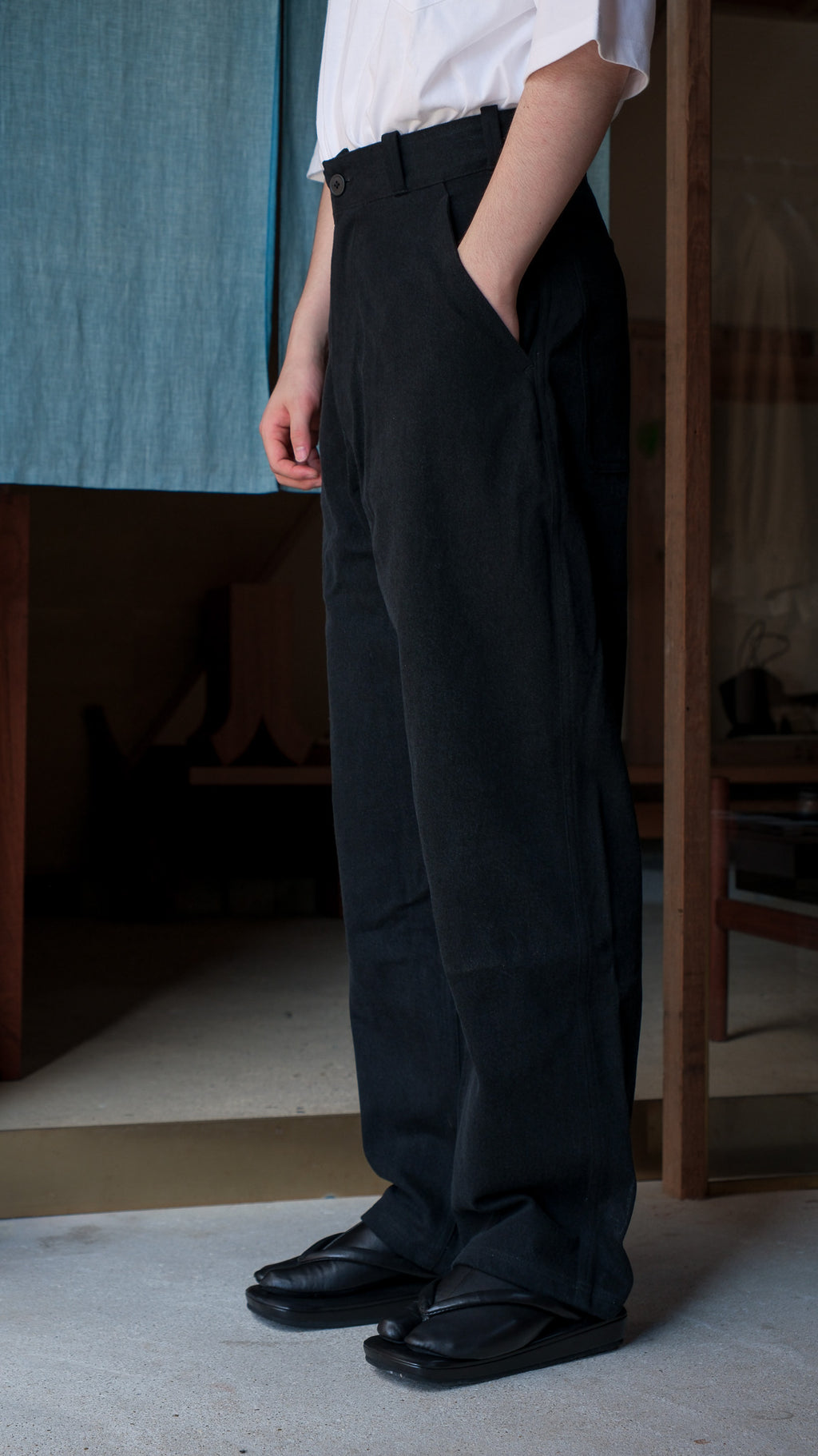 MAN-TLE　R19J6 Jebok Pants All Black Denim