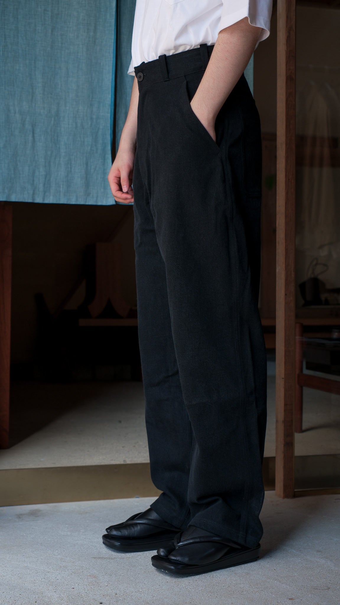 MAN-TLE　R19J6 Jebok Pants All Black Denim