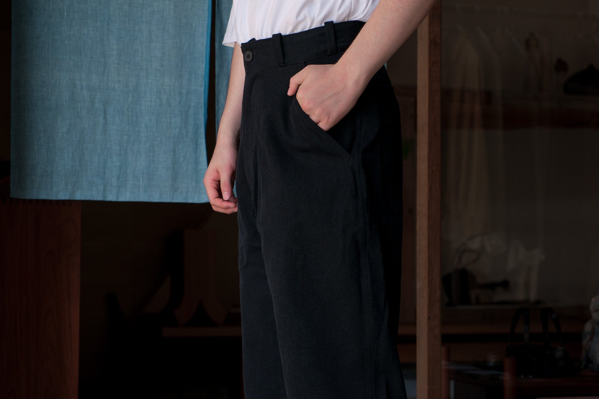 MAN-TLE　R19J6 Jebok Pants All Black Denim