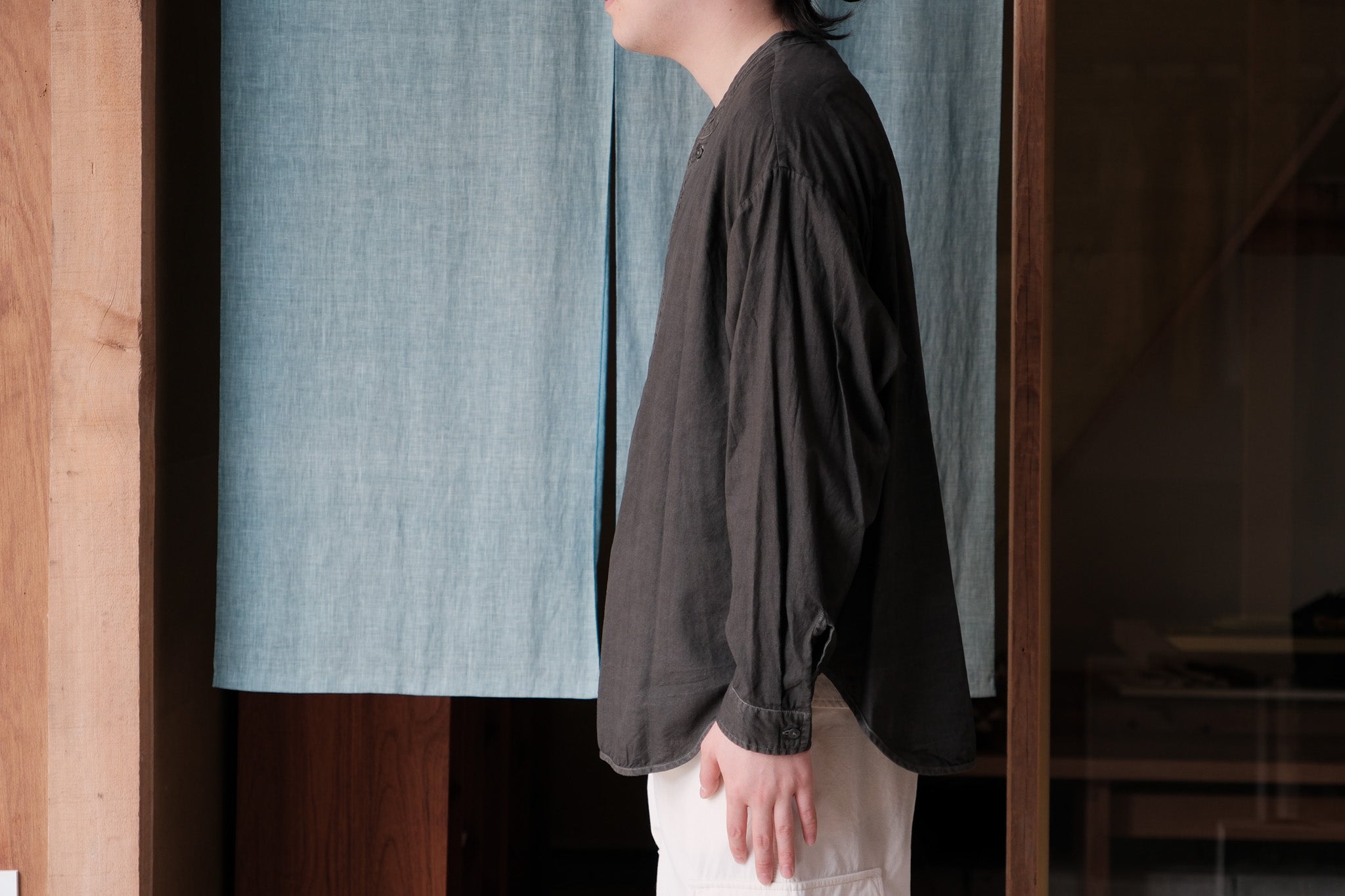 amachi Medium of flow Framed Shirt – 履物関づか 岩倉AA Online Store