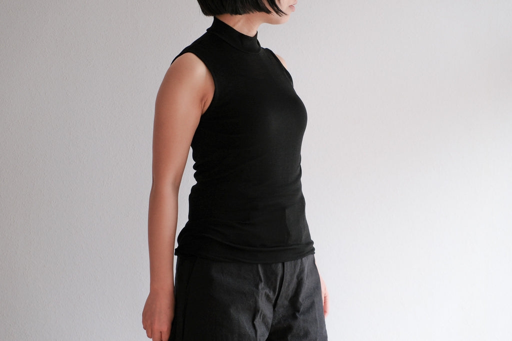 MALU　26SS COCO Sleeveless Mock Neck