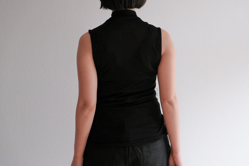 MALU　26SS COCO Sleeveless Mock Neck