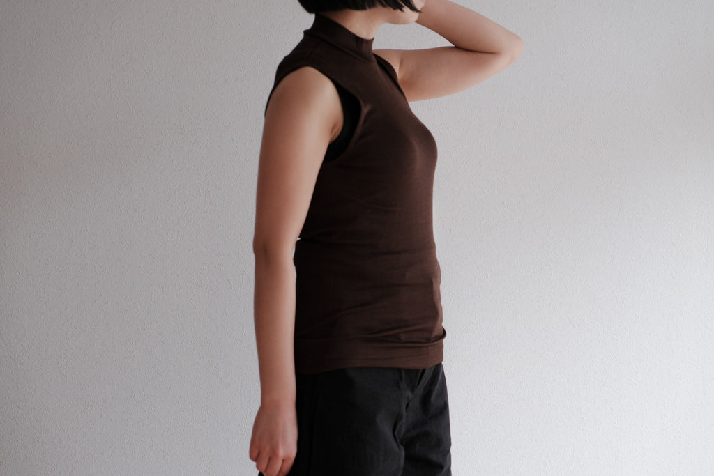 MALU　26SS COCO Sleeveless Mock Neck