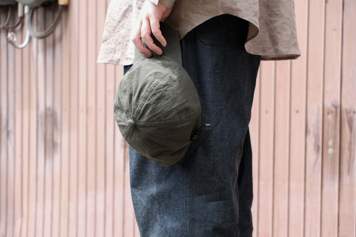 MAN-TLE　R20C3 "Deep Cap" Woodland Wax
