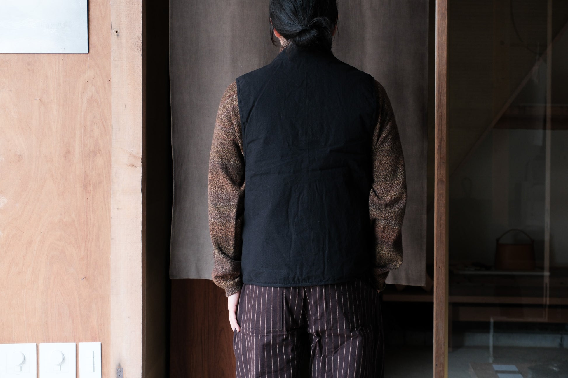 MAN-TLE  R19D5 "Down Shied Vest" Black Wax