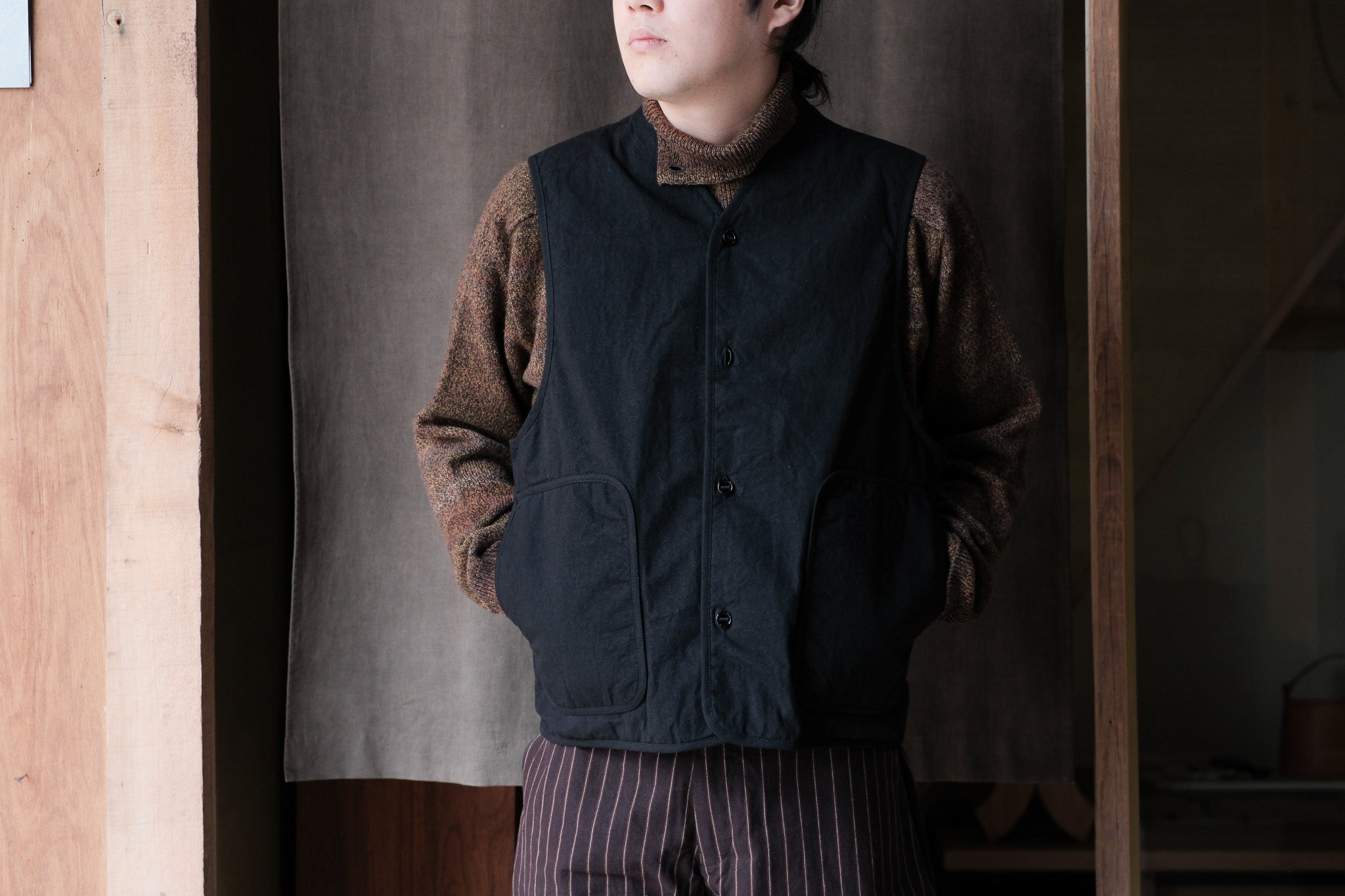 MAN-TLE  R19D5 "Down Shied Vest" Black Wax