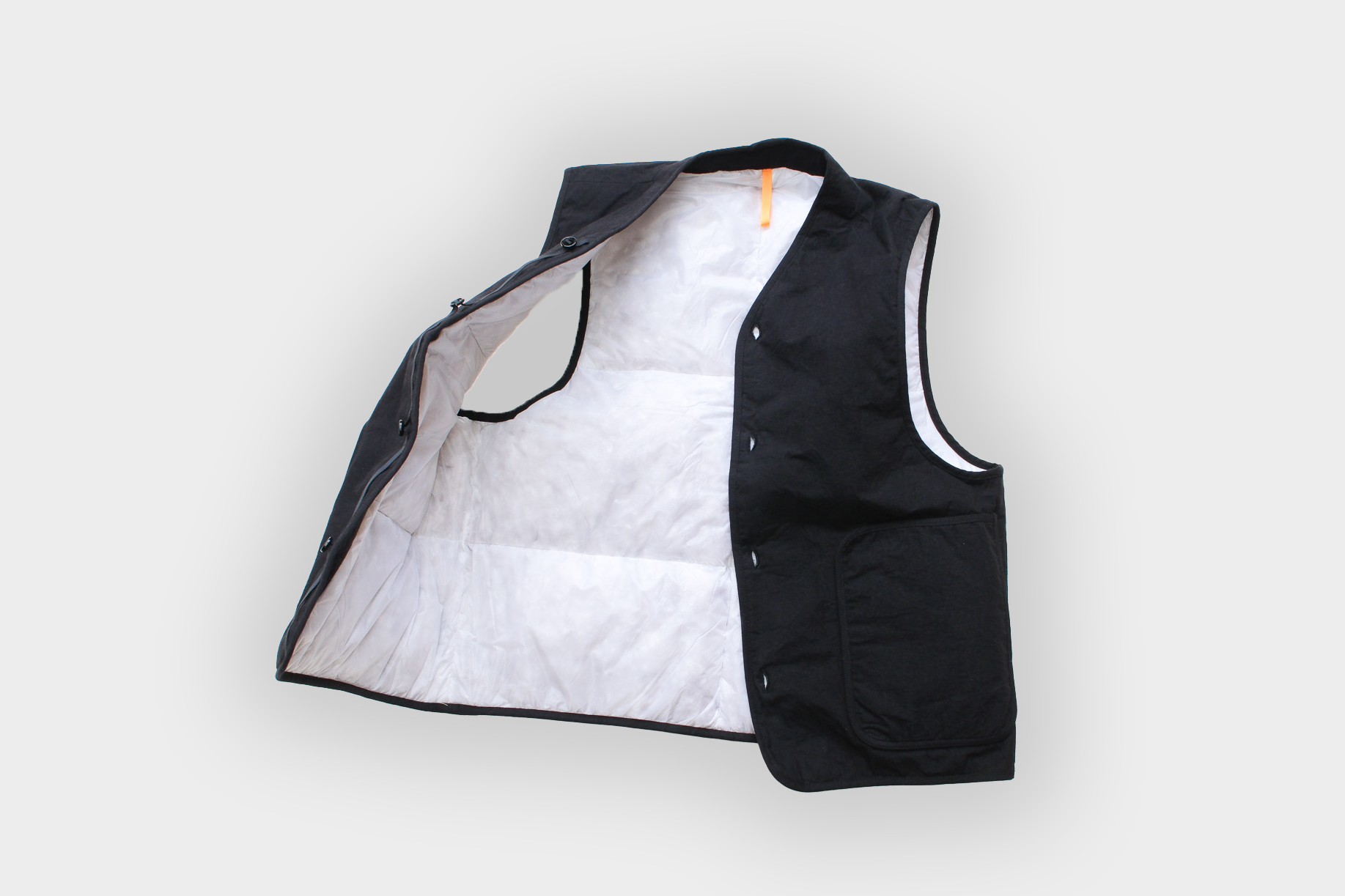 MAN-TLE  R19D5 "Down Shied Vest" Black Wax