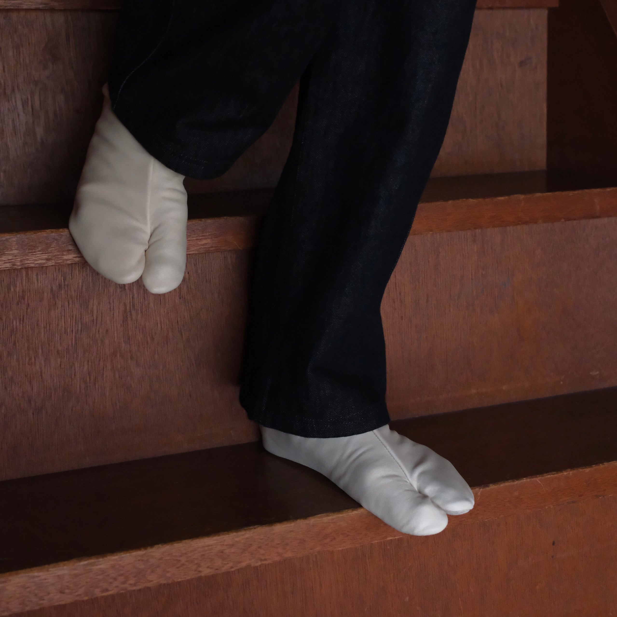 履物関づか 革足袋tanhi　Beige smooth  leather