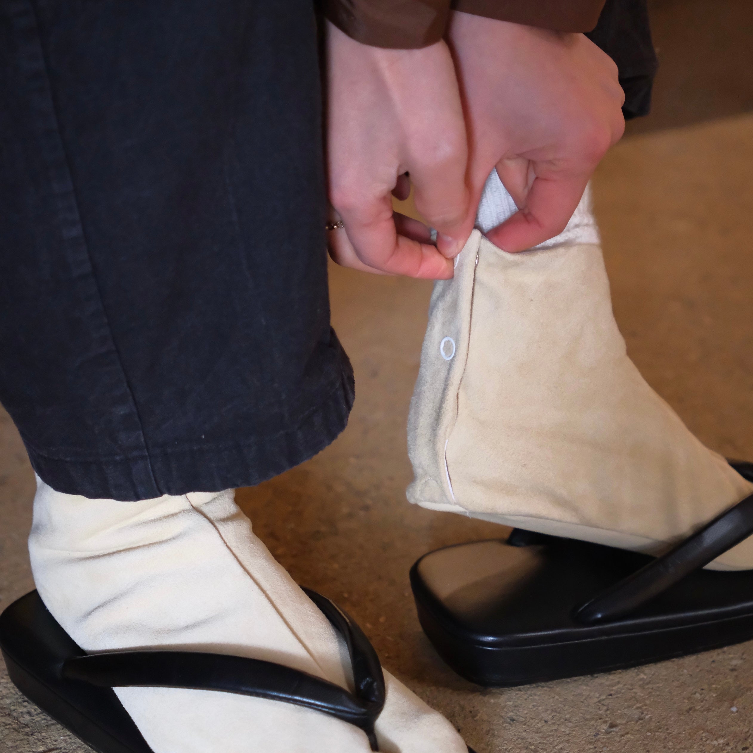 履物関づか 革足袋tanhi　Beige smooth  leather