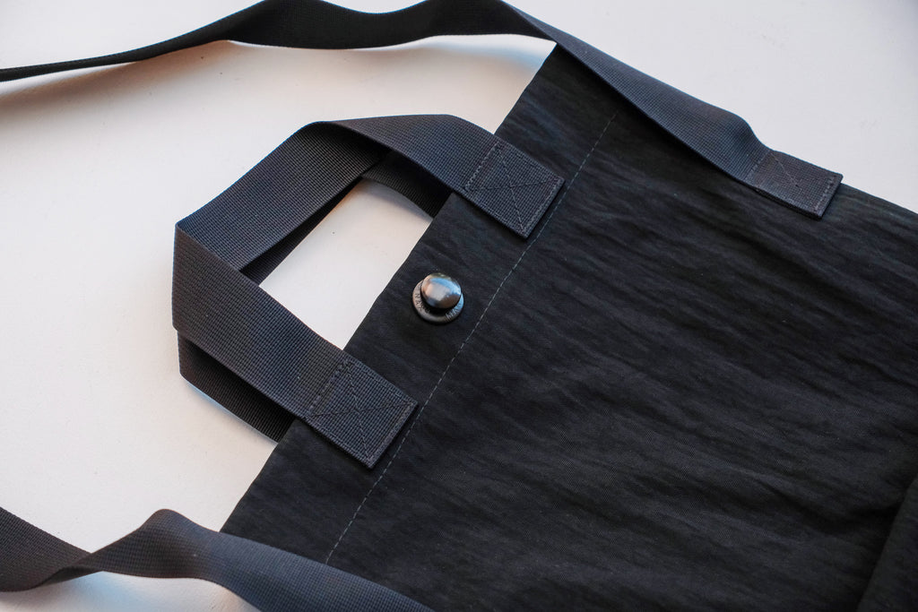 MAN-TLE　R0B1 " MINI TOTE" BLACK NYLON