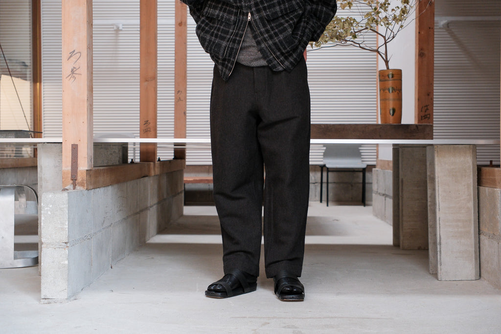 evan kinori　Single Pleat Pant Wool Linen Herring Bone