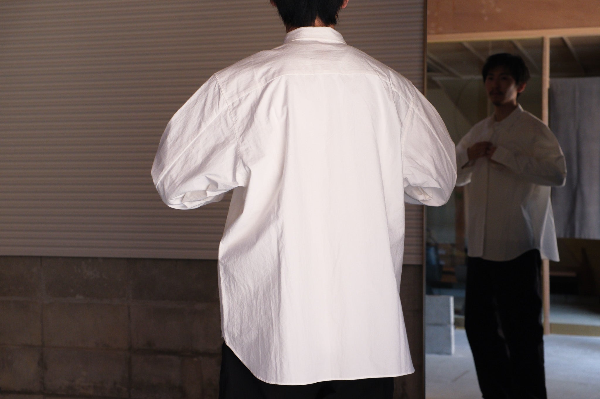 MAN-TLE SHIRT R0S8 Black Weather