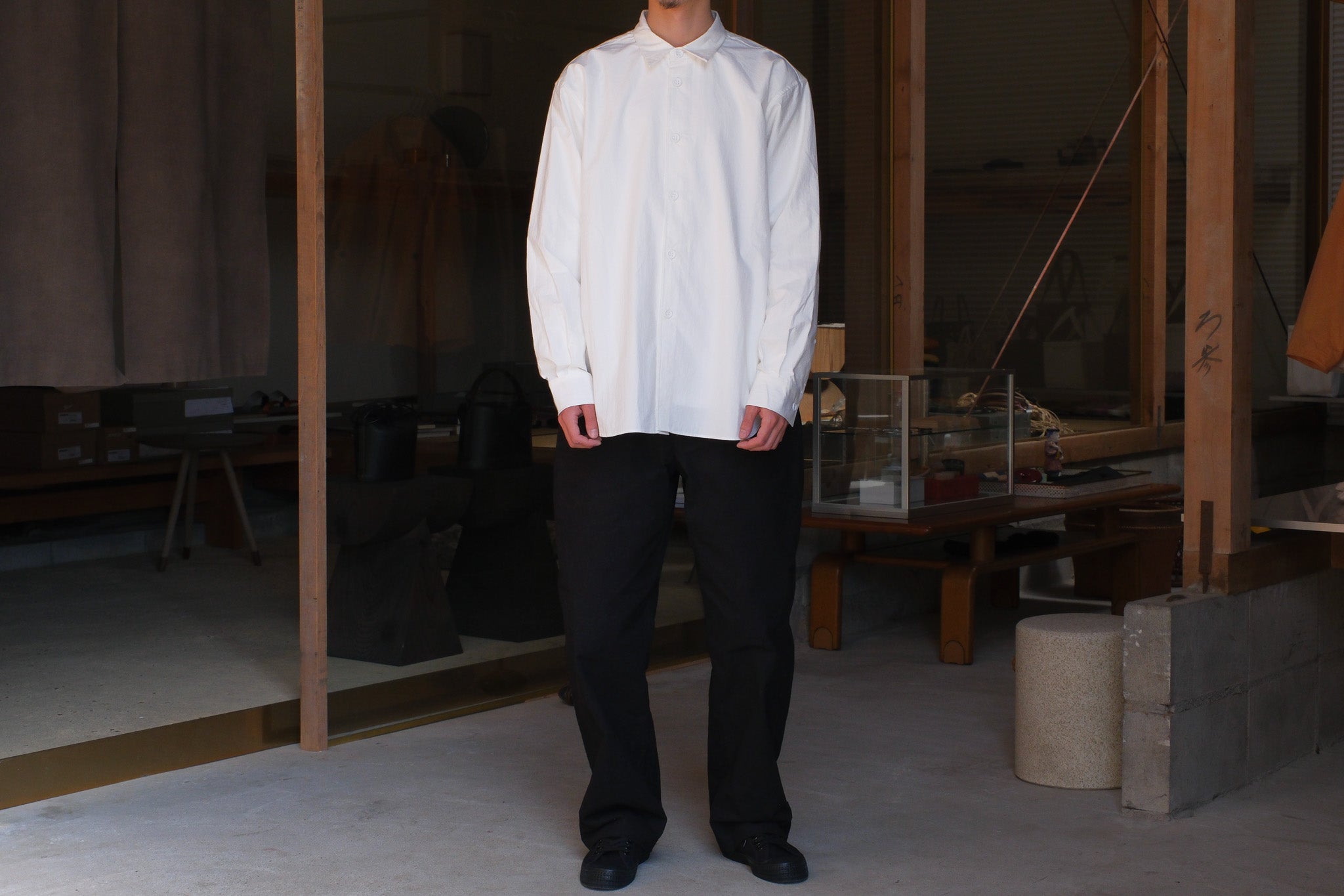 MAN-TLE SHIRT R0S8 Black Weather – 履物関づか 岩倉AA Online Store