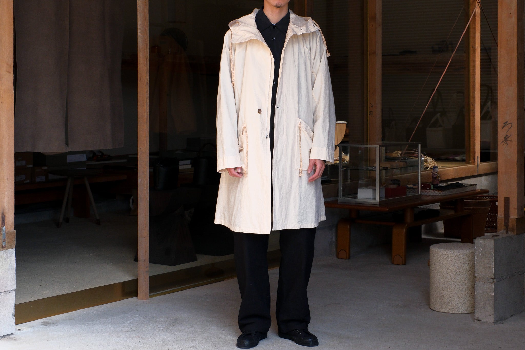 amachi. Fabric Forming Coat - Off White – 履物関づか 岩倉AA