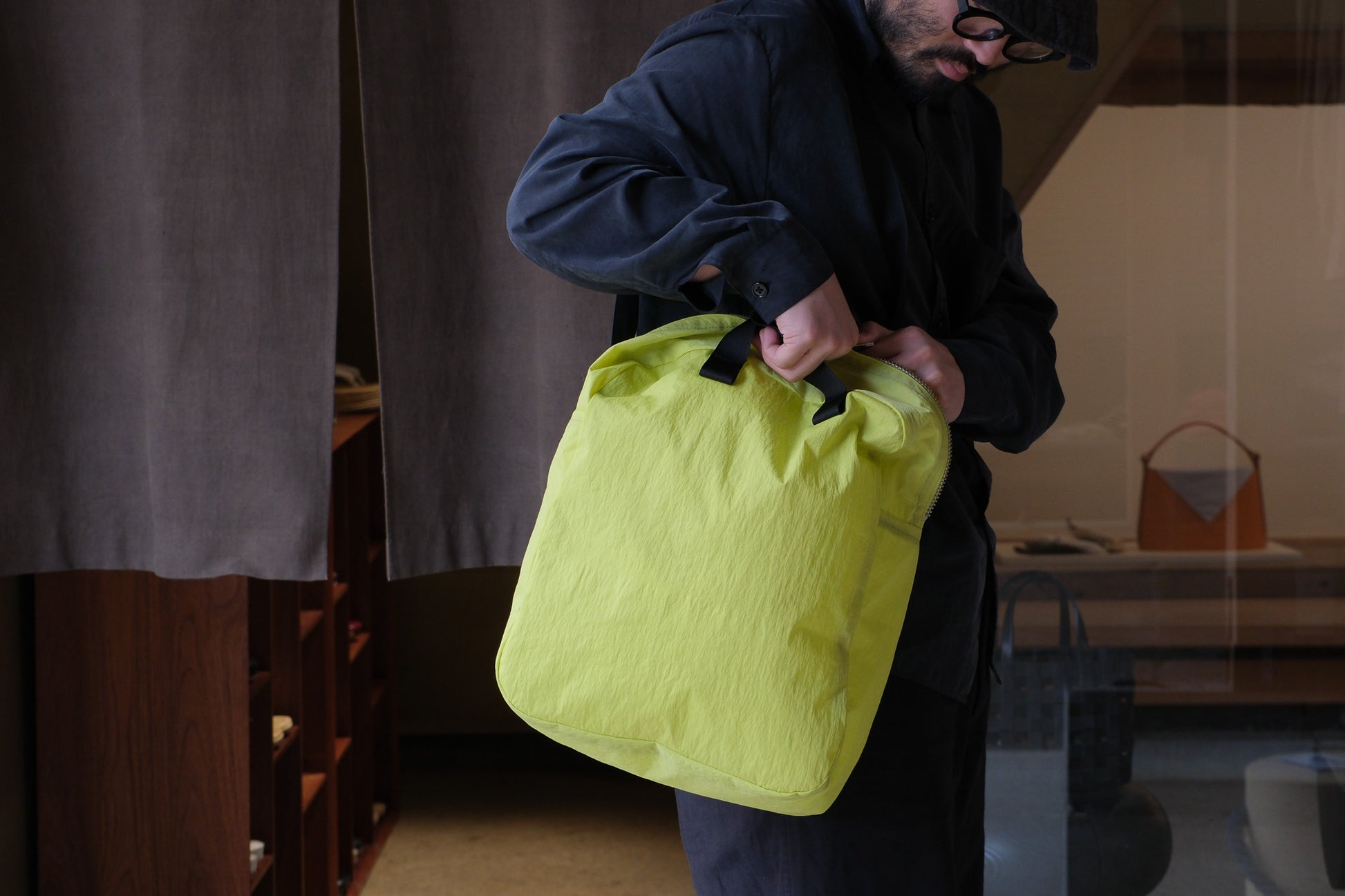 MAN-TLE　R18B0 "Zip Tote"