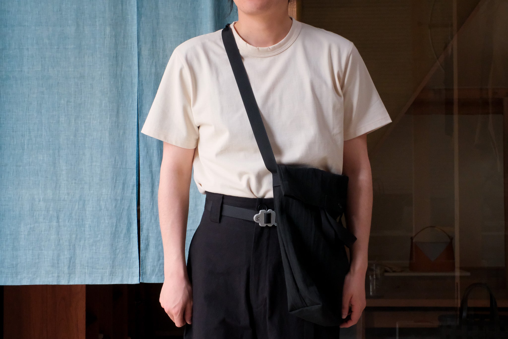 MAN-TLE　R0B1 "Multi Handle Tote" Black Nylon