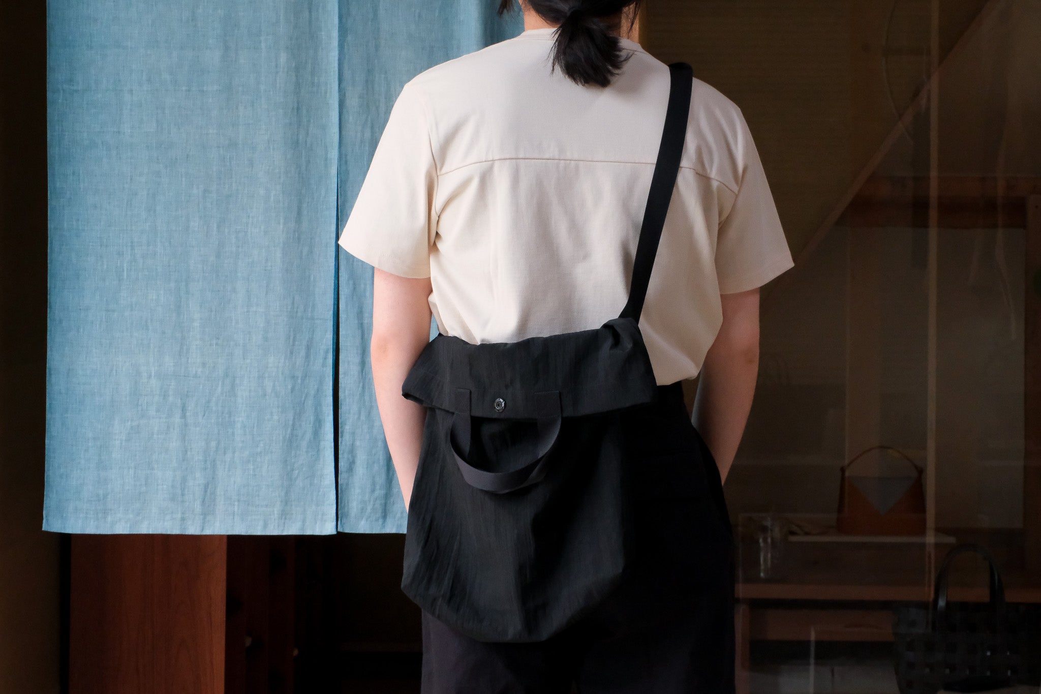 MAN-TLE　R0B1 "Multi Handle Tote" Black Nylon