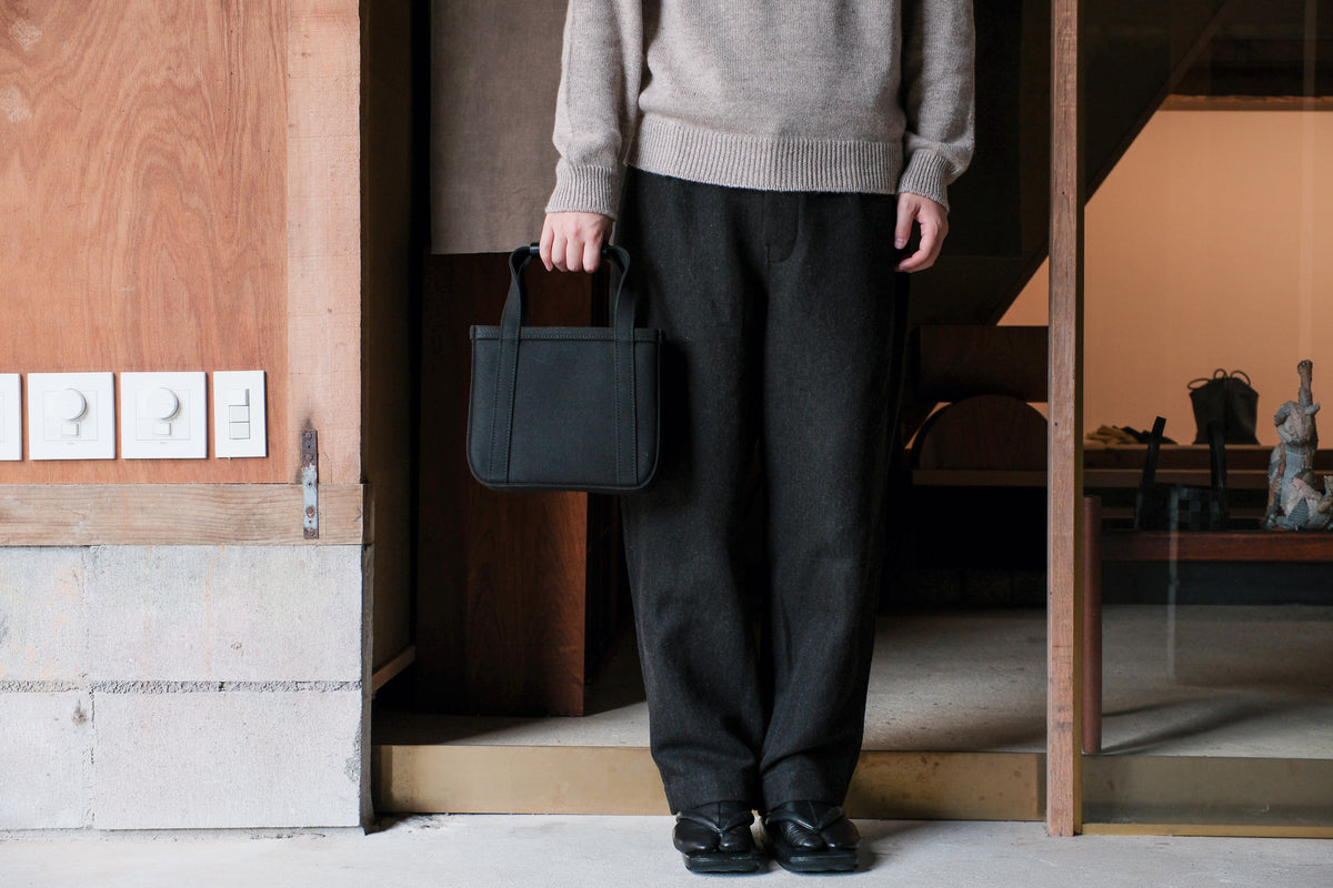 CHACOLI　Frame tote  BLK