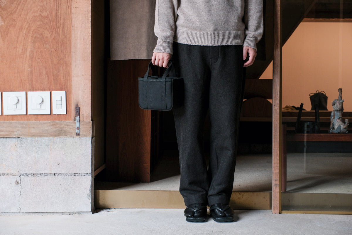 CHACOLI　Frame tote  BLK