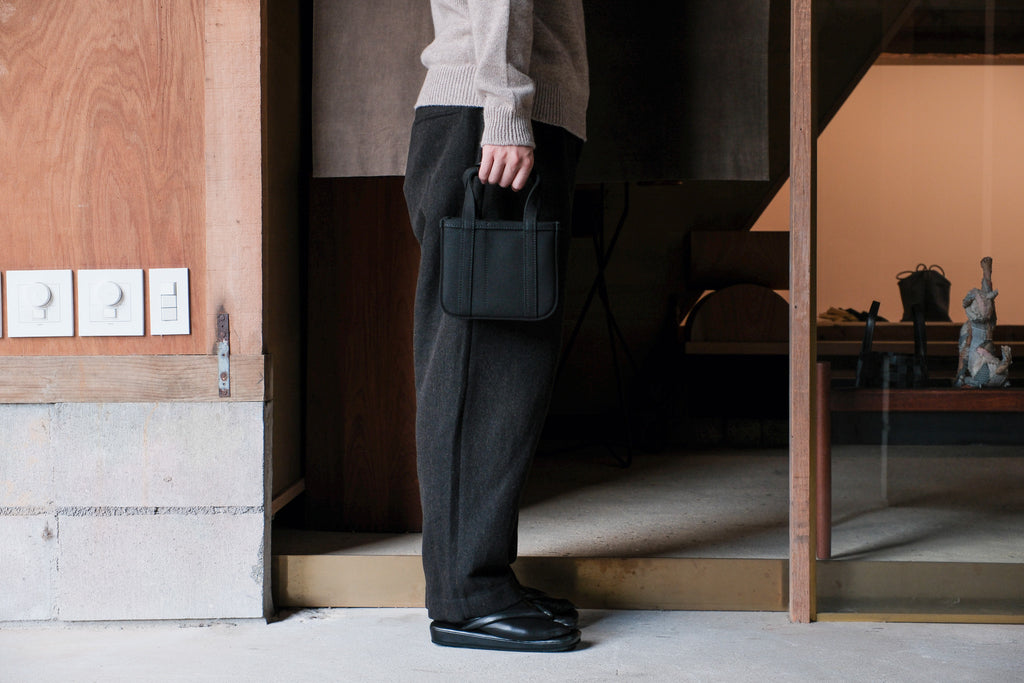 CHACOLI　Frame tote  BLK