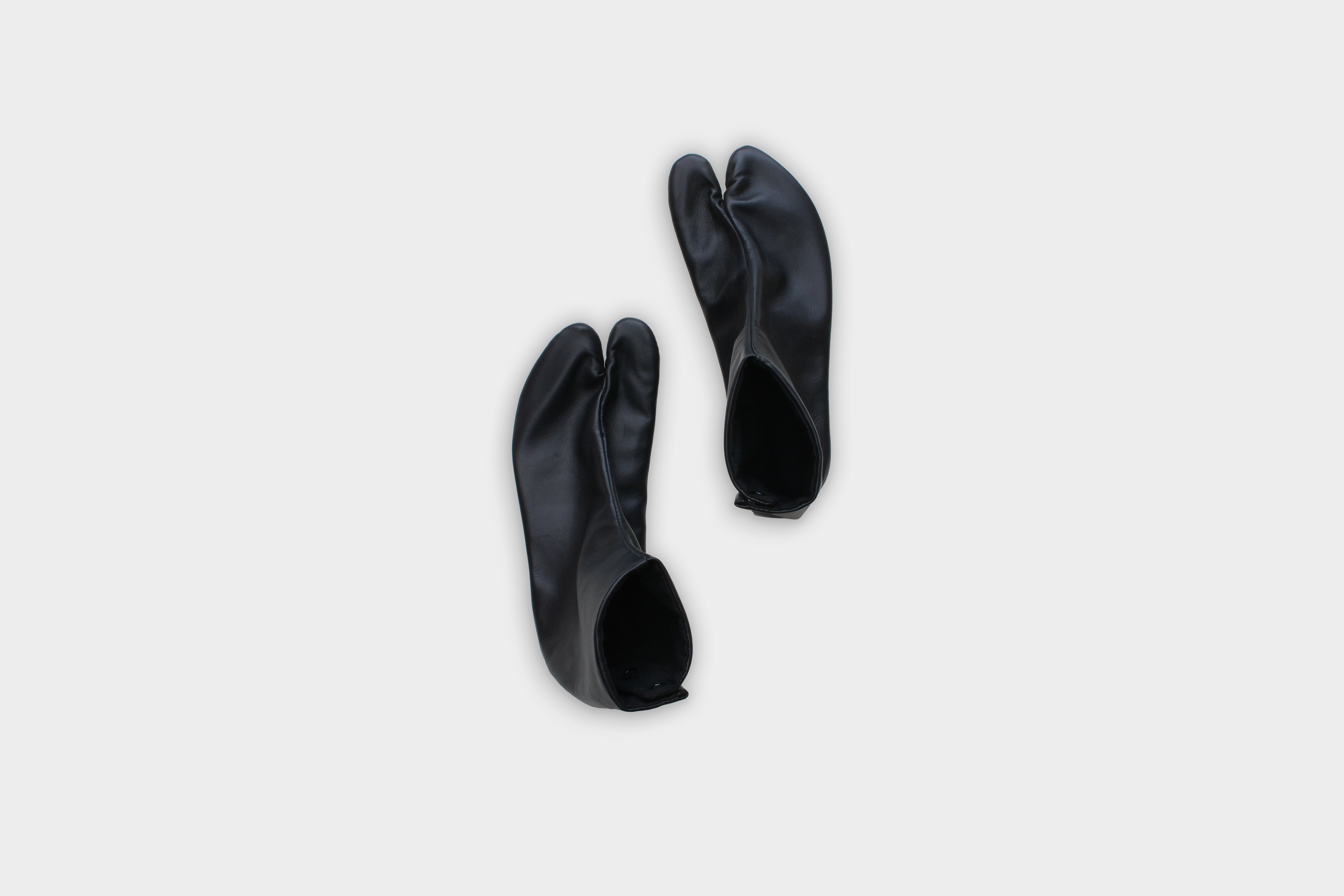 履物関づか 革足袋tanhi　Black smooth leather