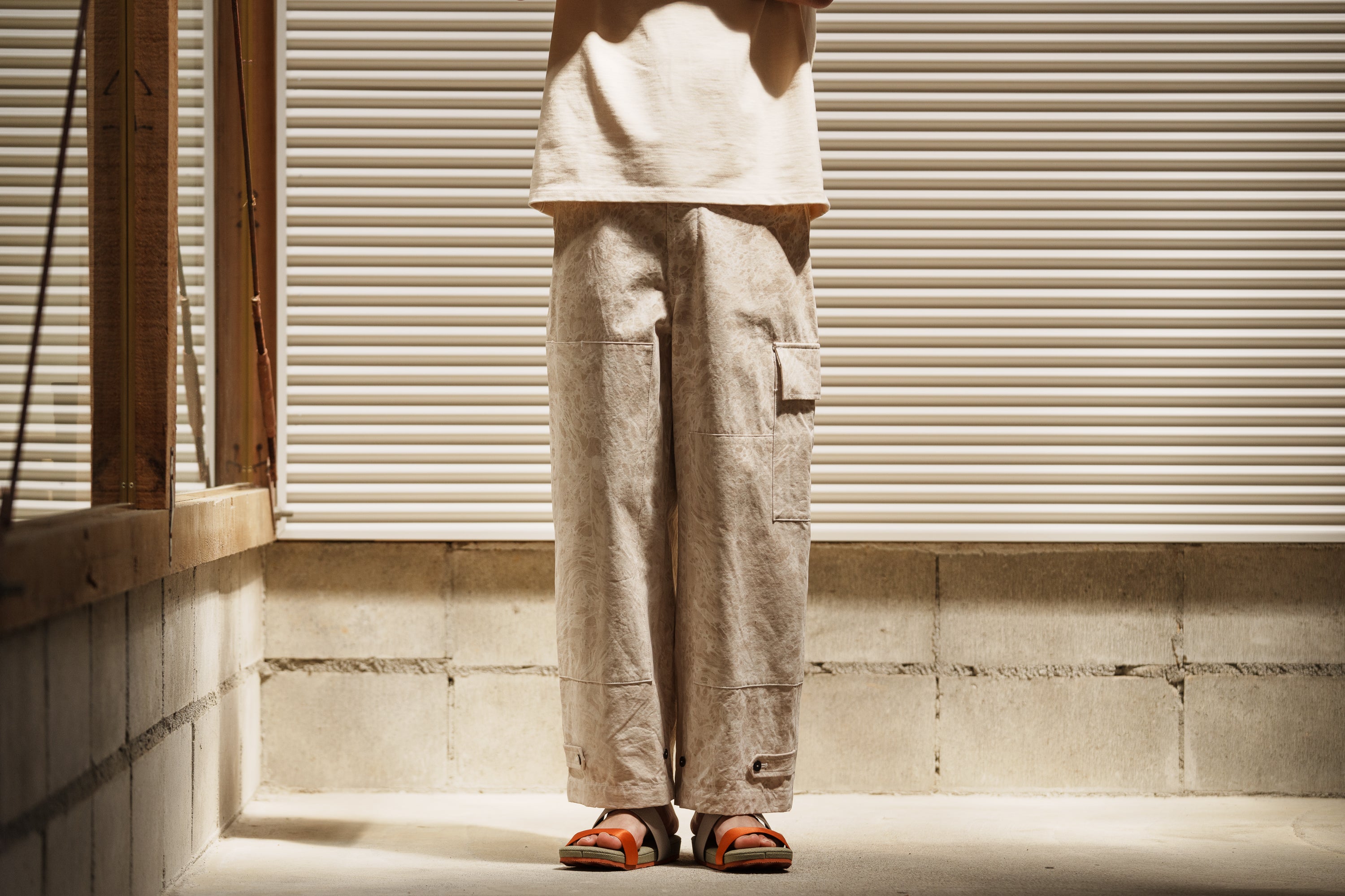 amachi. Double Knee Cargo Pants Suminagashi  - Off White×White Marble
