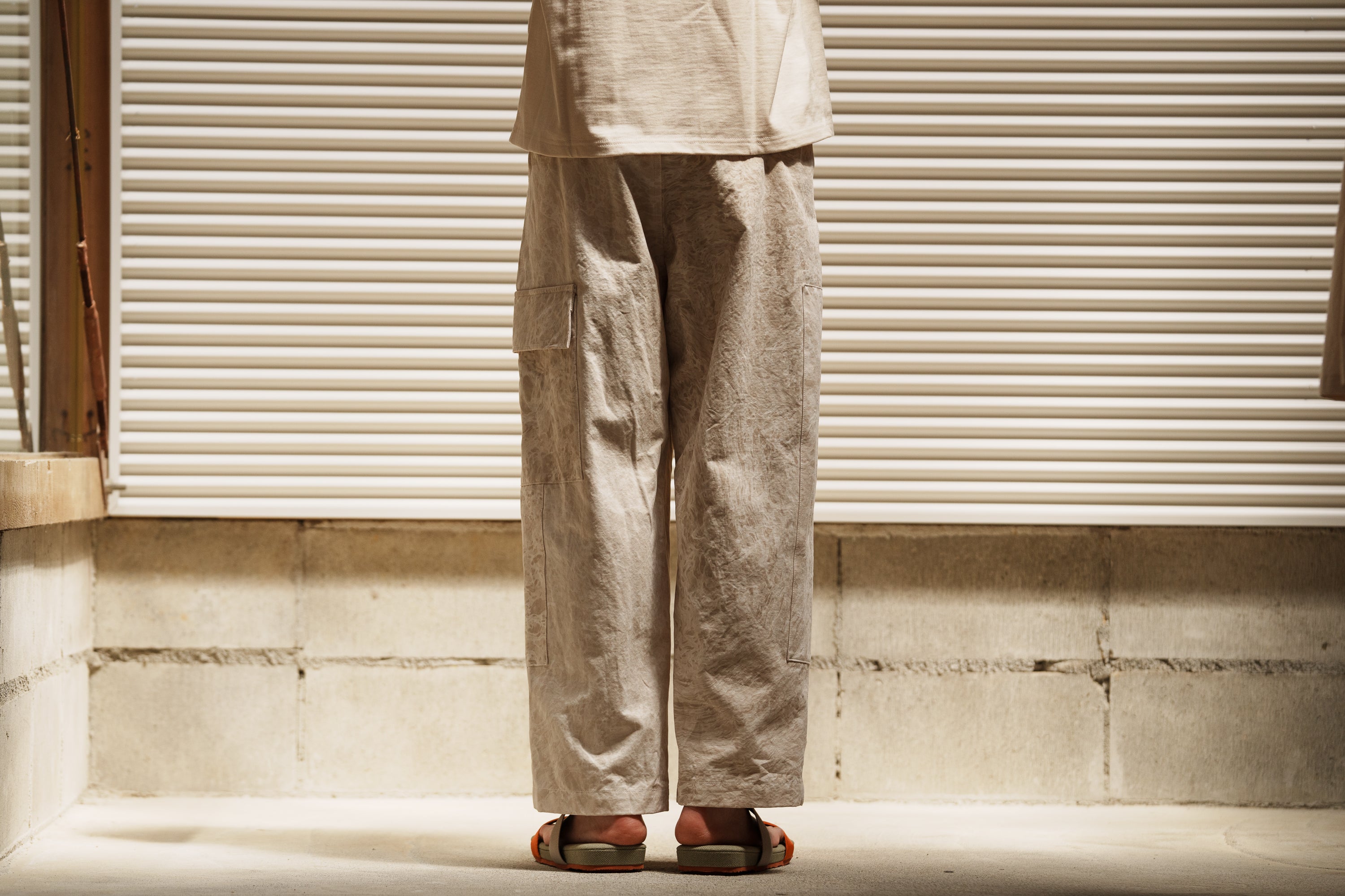 amachi. Double Knee Cargo Pants Suminagashi  - Off White×White Marble