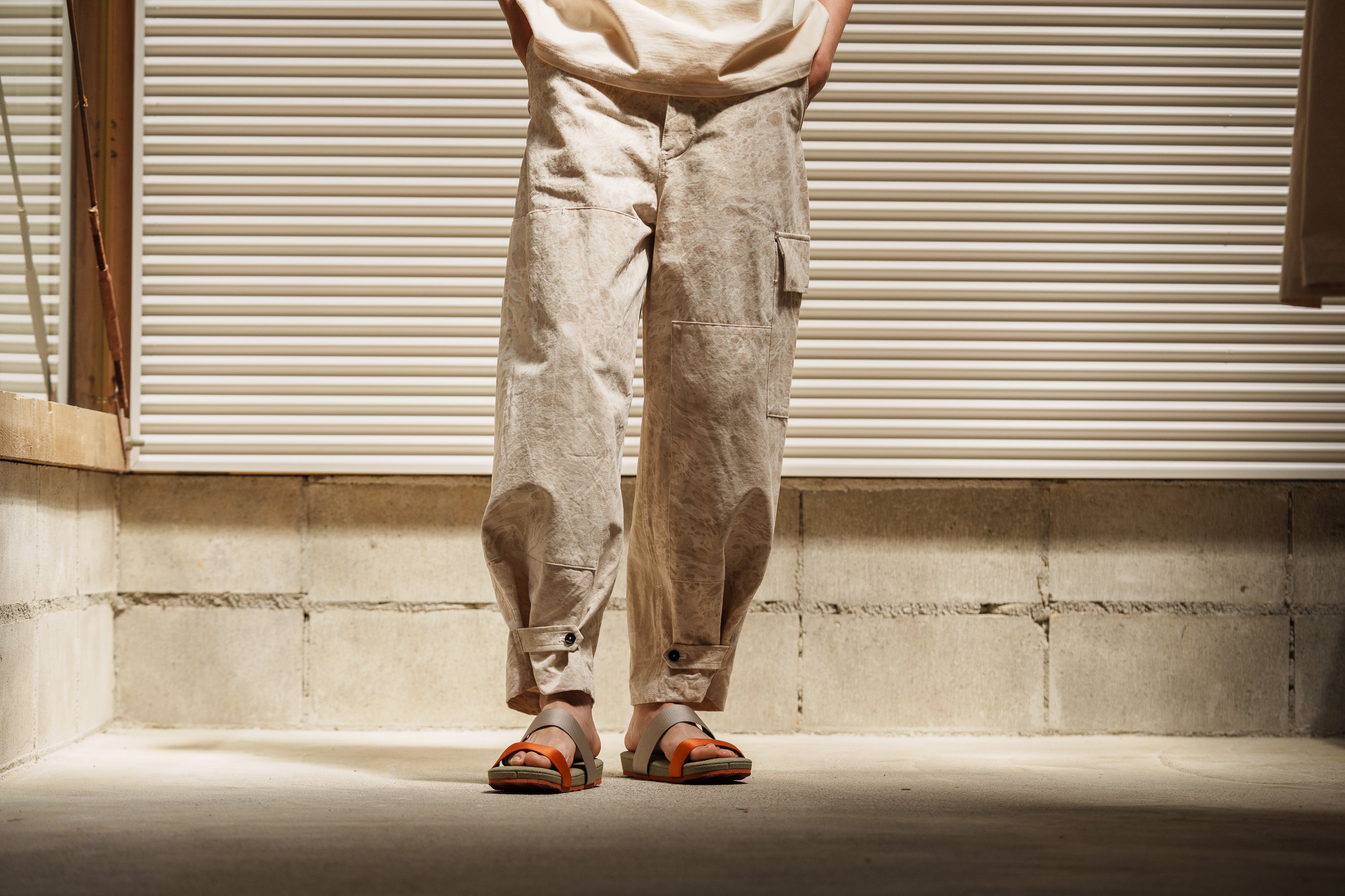 amachi. double knee cargo pants ベージュ amachi. Double Knee Cargo Pants Suminagashi - Gray×Grain