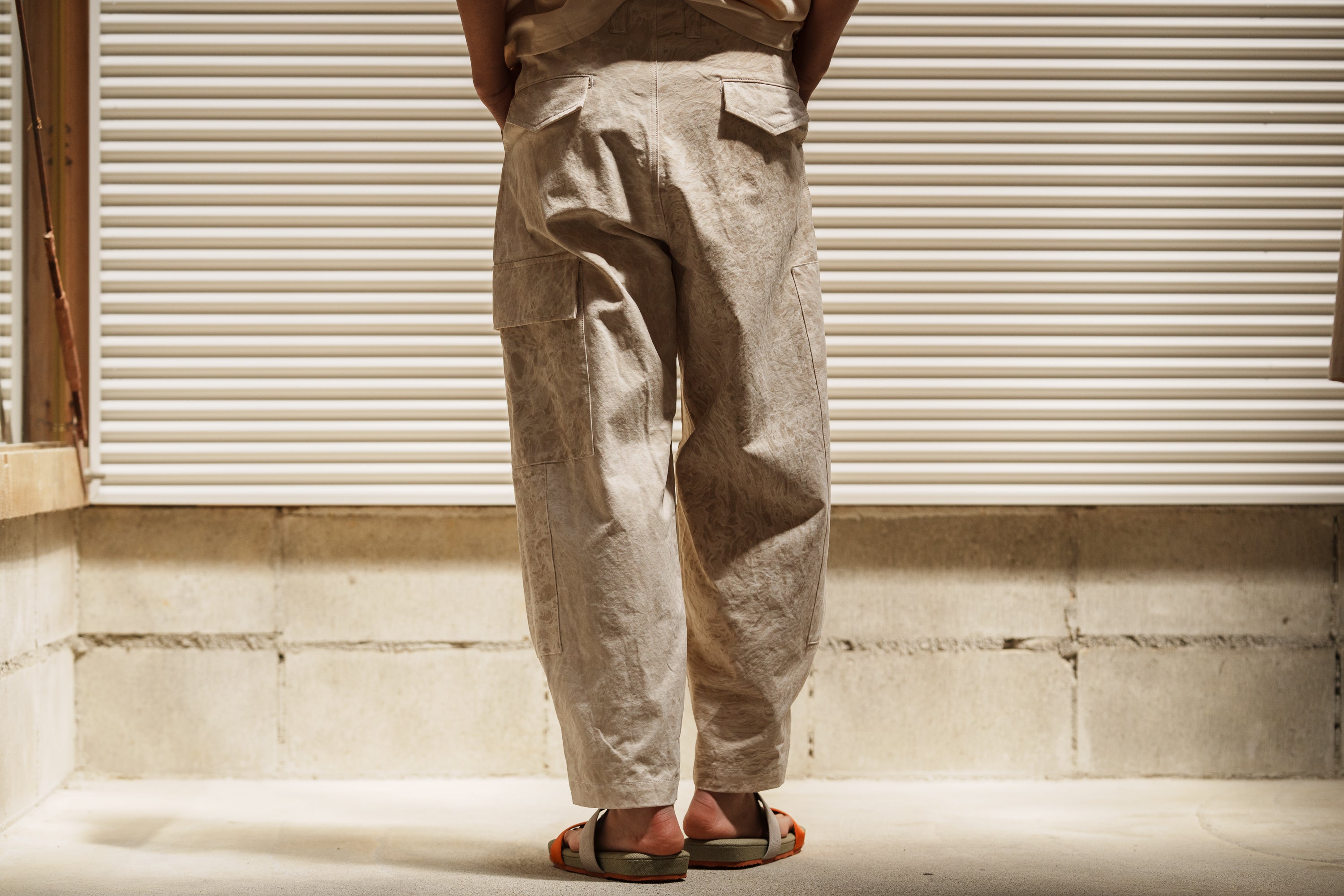amachi. Double Knee Cargo Pants Suminagashi  - Off White×White Marble